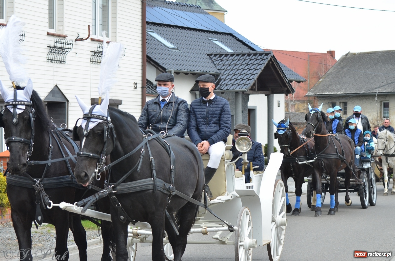 Zdjęcie w galerii na portalu naszraciborz.pl: Wielkanocne procesje konne w obiektywie [FOTO] wiadomości z regionu
