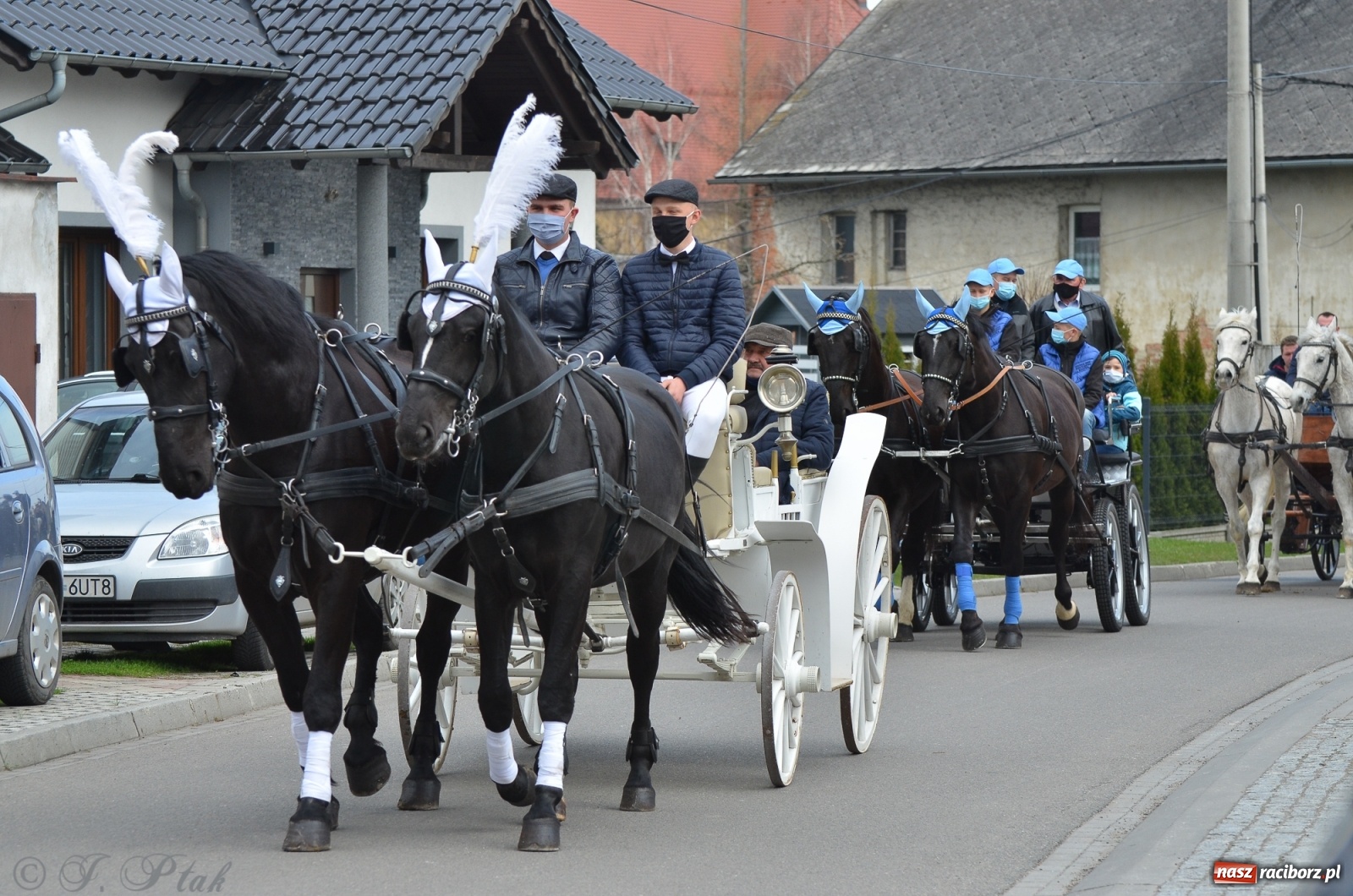 Zdjęcie w galerii na portalu naszraciborz.pl: Wielkanocne procesje konne w obiektywie [FOTO] wiadomości z regionu