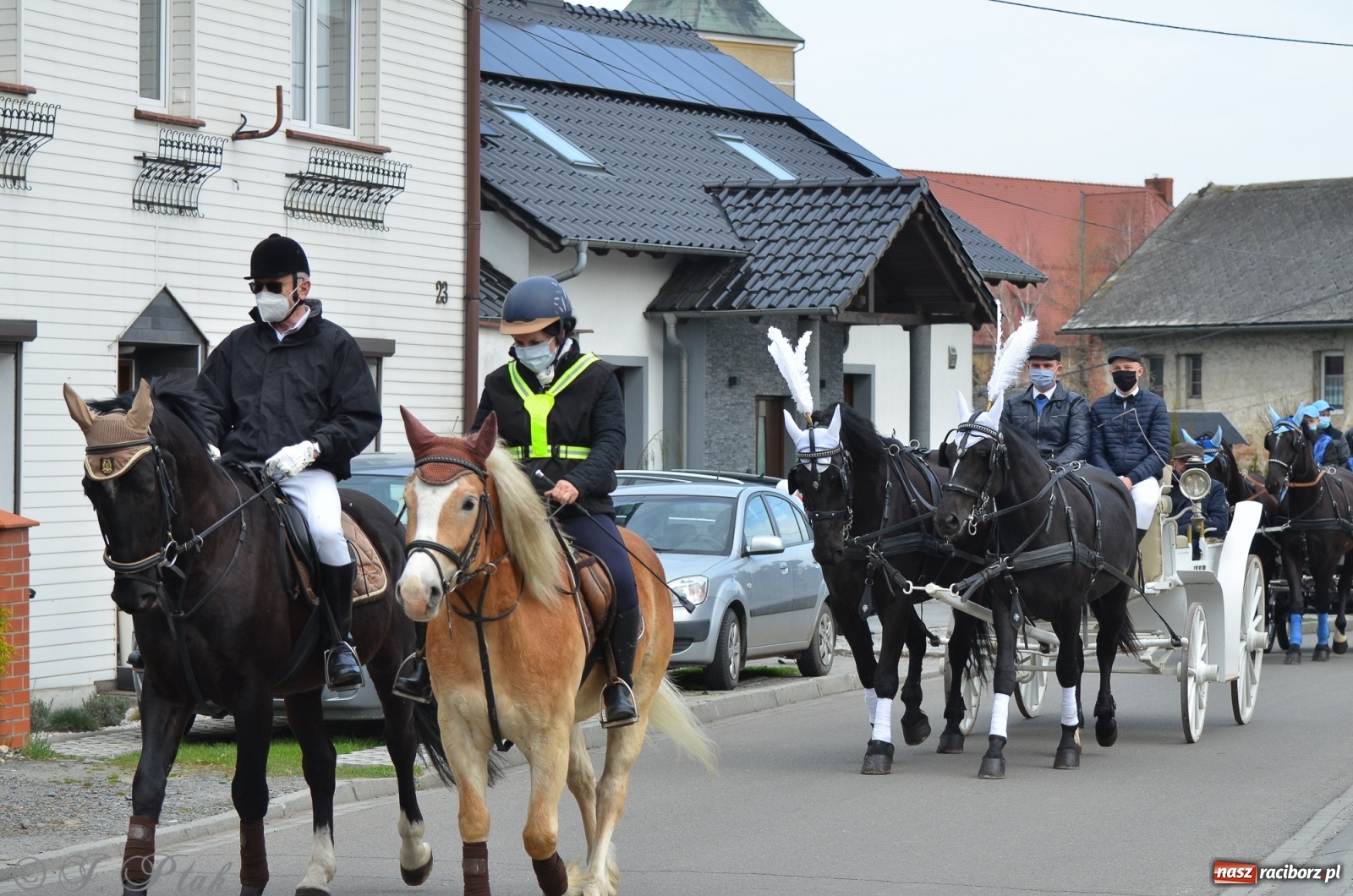 Zdjęcie w galerii na portalu naszraciborz.pl: Wielkanocne procesje konne w obiektywie [FOTO] wiadomości z regionu