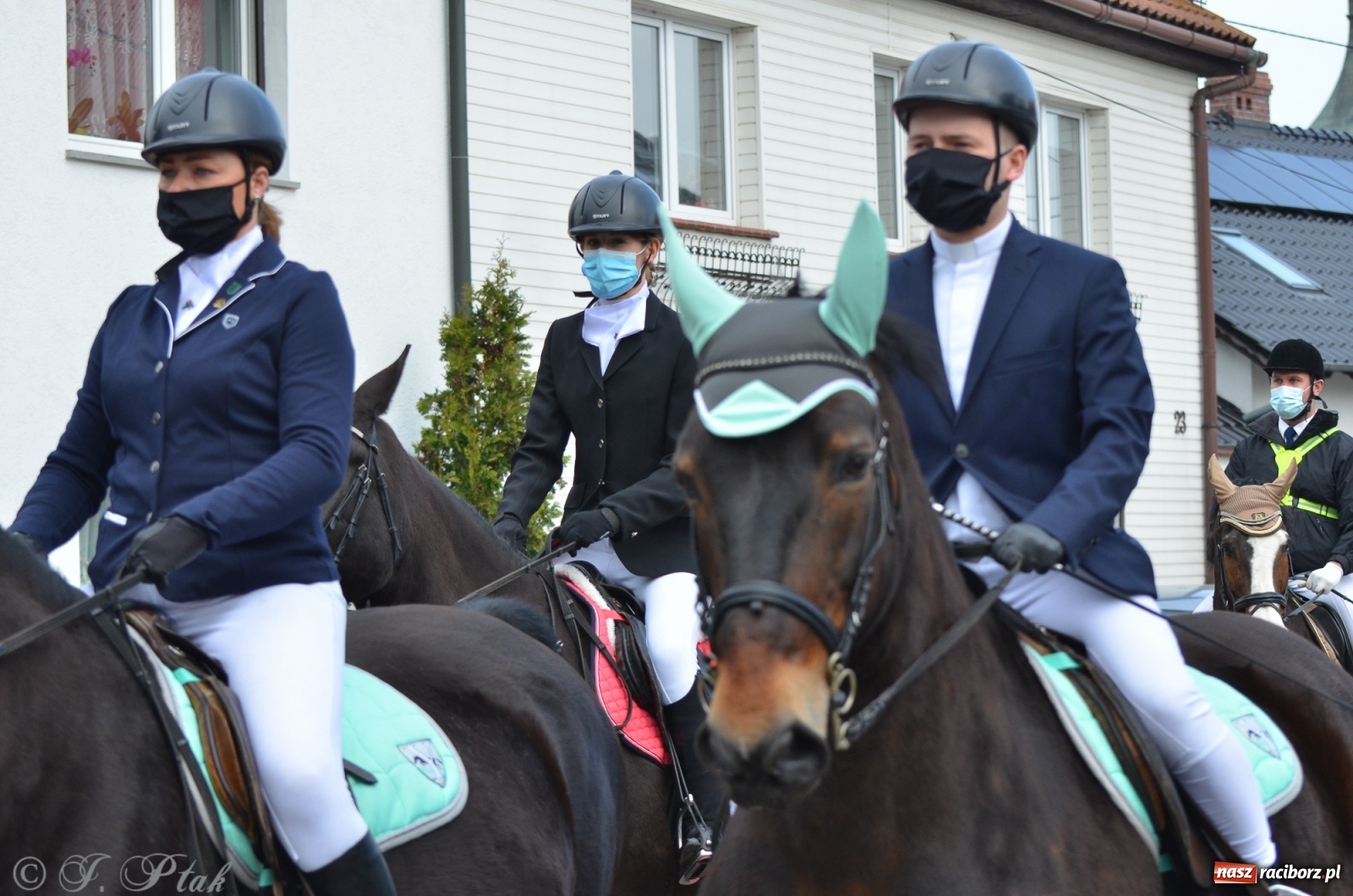 Zdjęcie w galerii na portalu naszraciborz.pl: Wielkanocne procesje konne w obiektywie [FOTO] wiadomości z regionu
