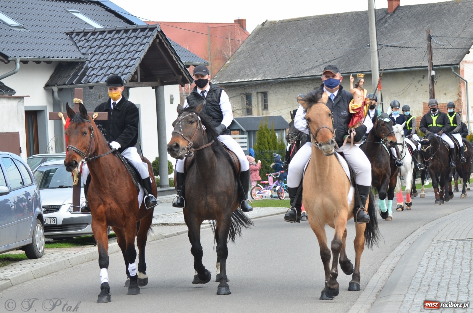 Zdjęcie w galerii na portalu naszraciborz.pl: Wielkanocne procesje konne w obiektywie [FOTO] wiadomości z regionu