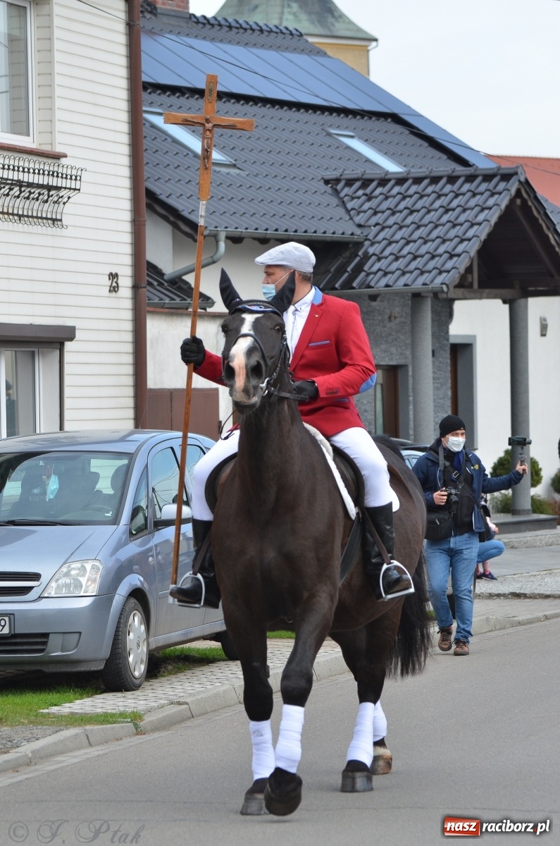 Zdjęcie w galerii na portalu naszraciborz.pl: Wielkanocne procesje konne w obiektywie [FOTO] wiadomości z regionu