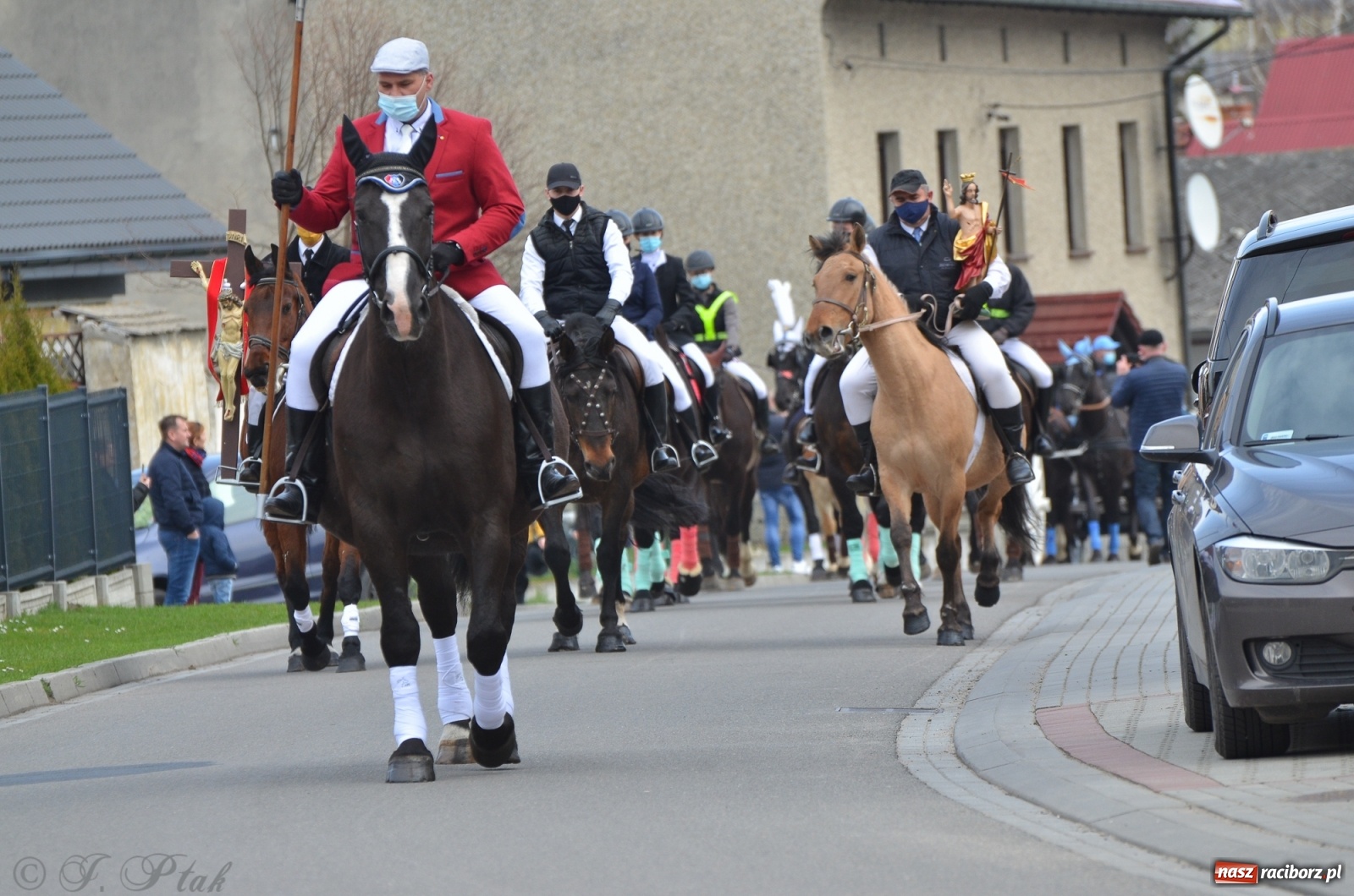 Zdjęcie w galerii na portalu naszraciborz.pl: Wielkanocne procesje konne w obiektywie [FOTO] wiadomości z regionu