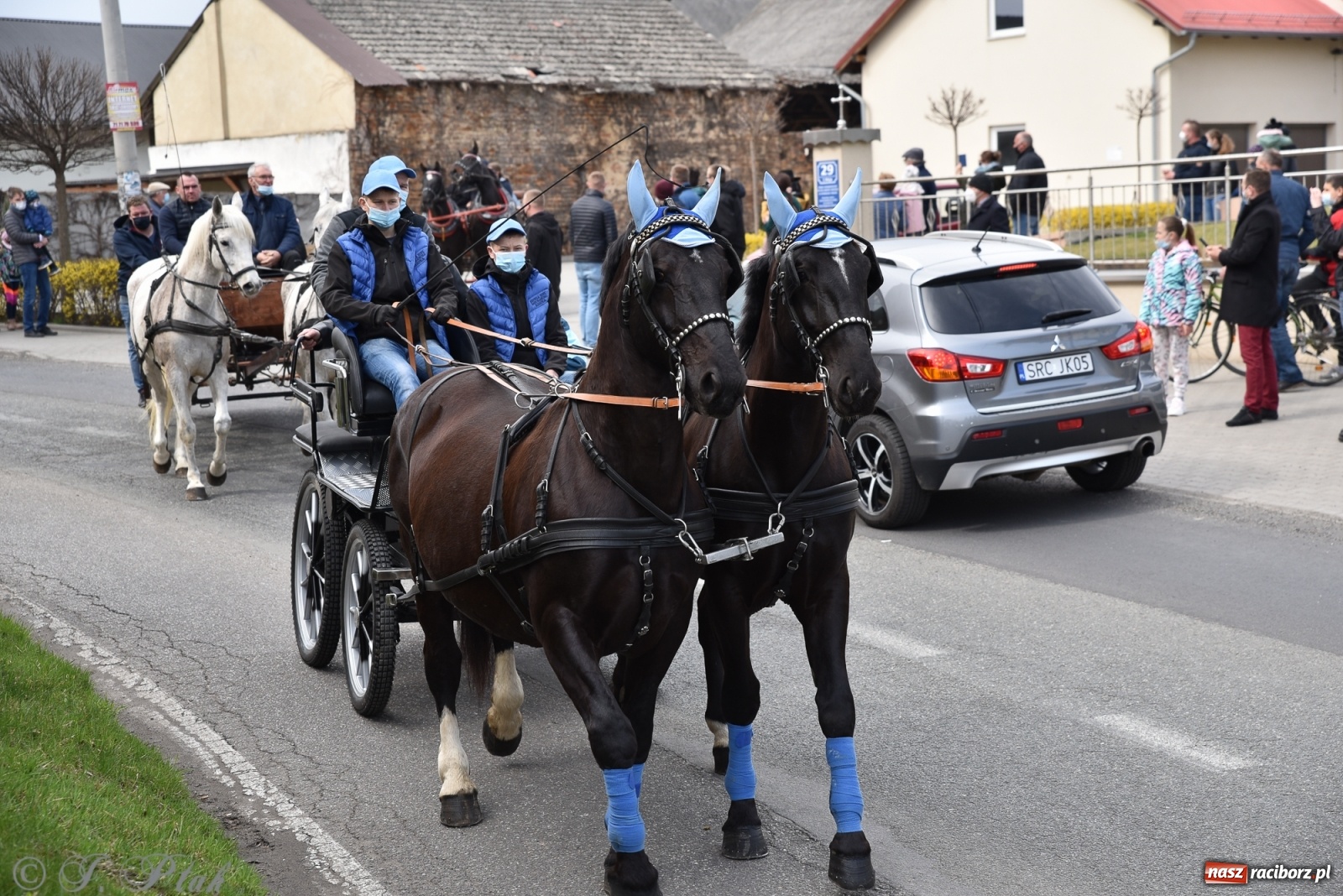Zdjęcie w galerii na portalu naszraciborz.pl: Wielkanocne procesje konne w obiektywie [FOTO] wiadomości z regionu