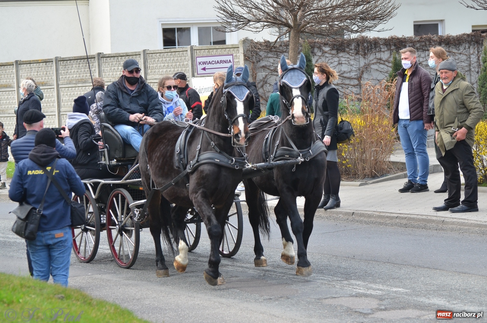 Zdjęcie w galerii na portalu naszraciborz.pl: Wielkanocne procesje konne w obiektywie [FOTO] wiadomości z regionu