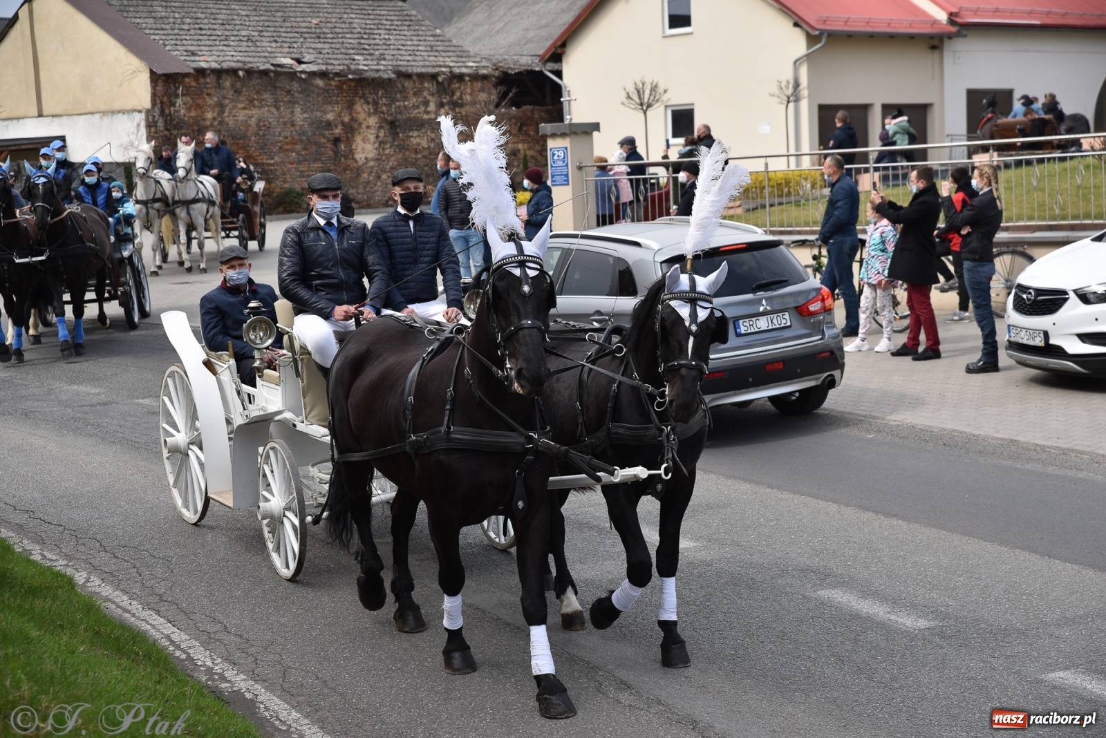 Zdjęcie w galerii na portalu naszraciborz.pl: Wielkanocne procesje konne w obiektywie [FOTO] wiadomości z regionu