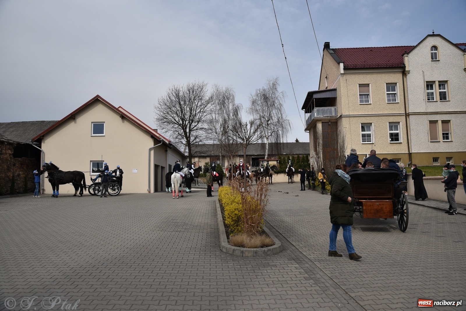 Zdjęcie w galerii na portalu naszraciborz.pl: Wielkanocne procesje konne w obiektywie [FOTO] wiadomości z regionu