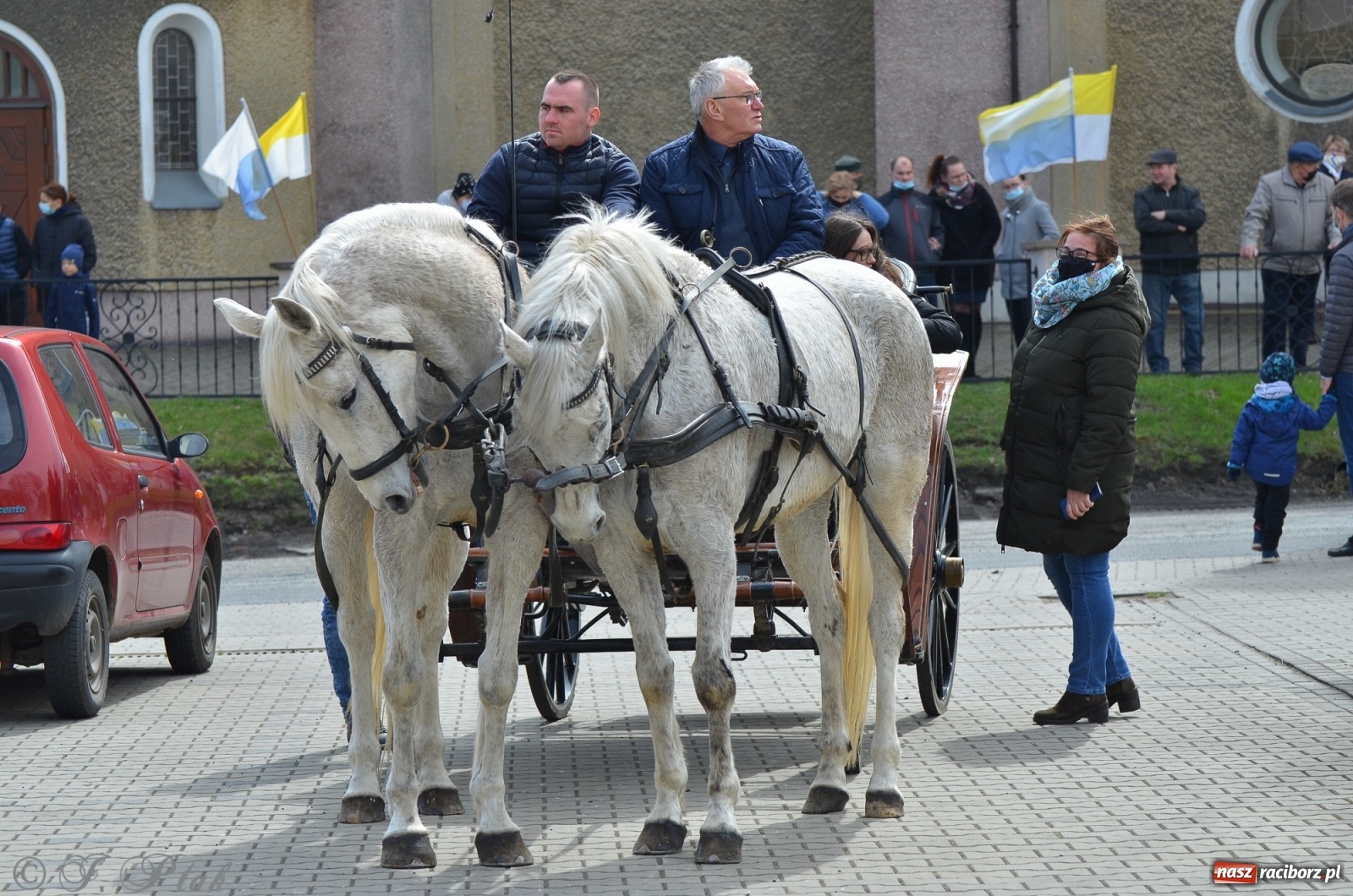Zdjęcie w galerii na portalu naszraciborz.pl: Wielkanocne procesje konne w obiektywie [FOTO] wiadomości z regionu