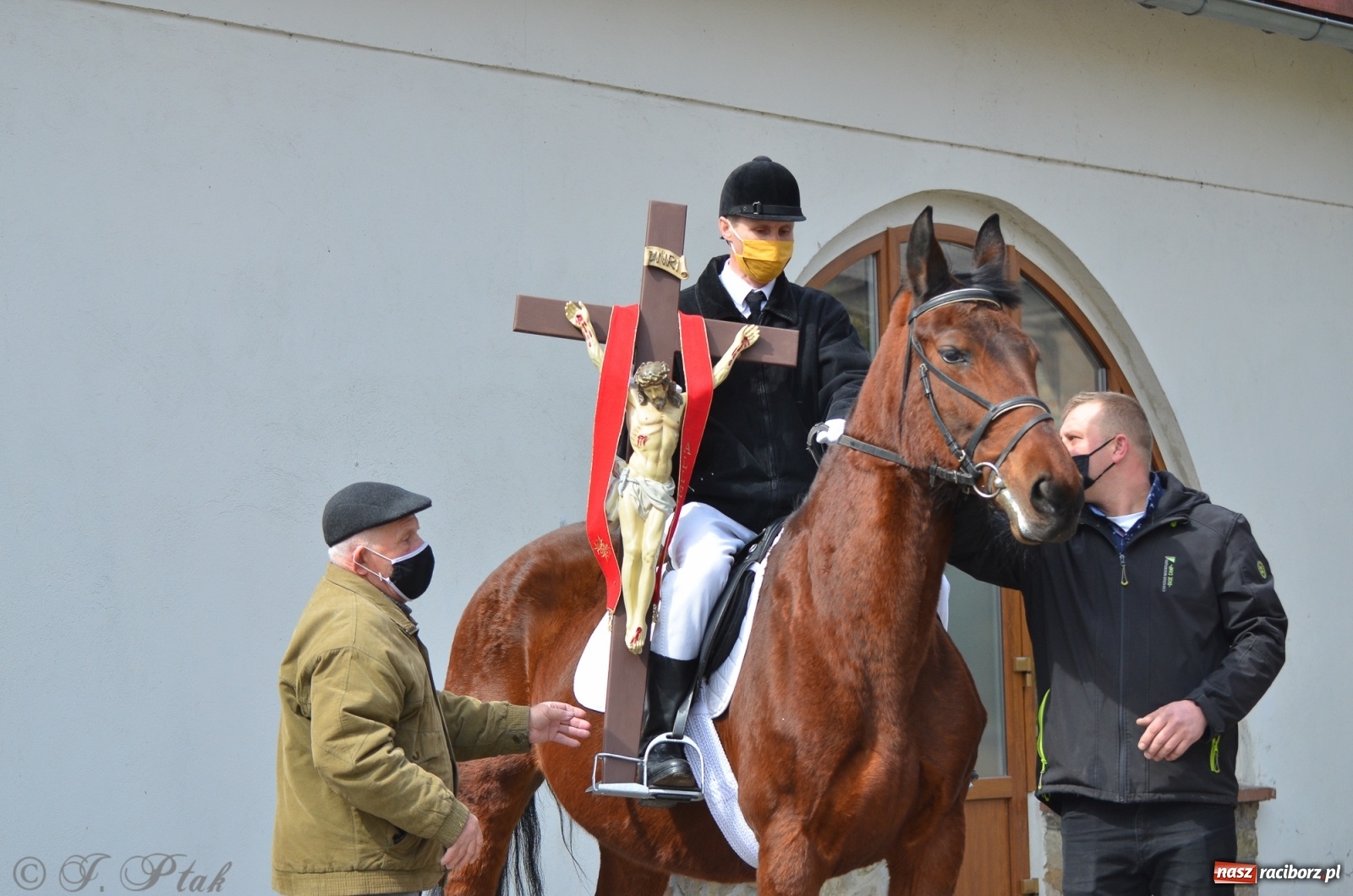 Zdjęcie w galerii na portalu naszraciborz.pl: Wielkanocne procesje konne w obiektywie [FOTO] wiadomości z regionu