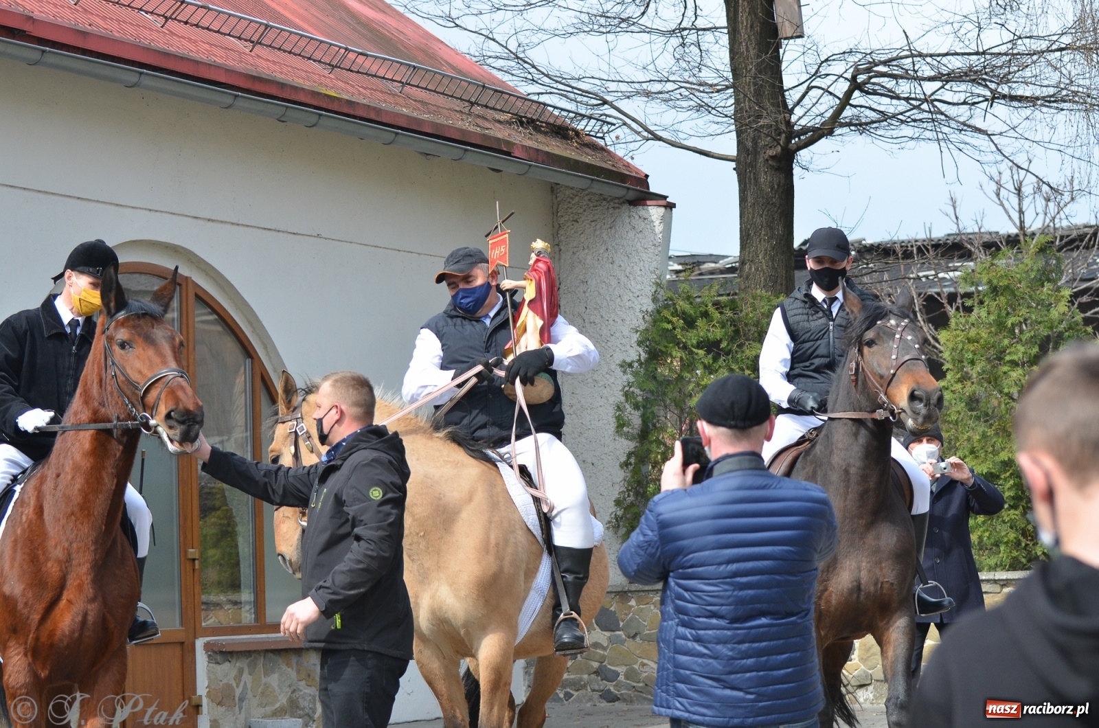 Zdjęcie w galerii na portalu naszraciborz.pl: Wielkanocne procesje konne w obiektywie [FOTO] wiadomości z regionu