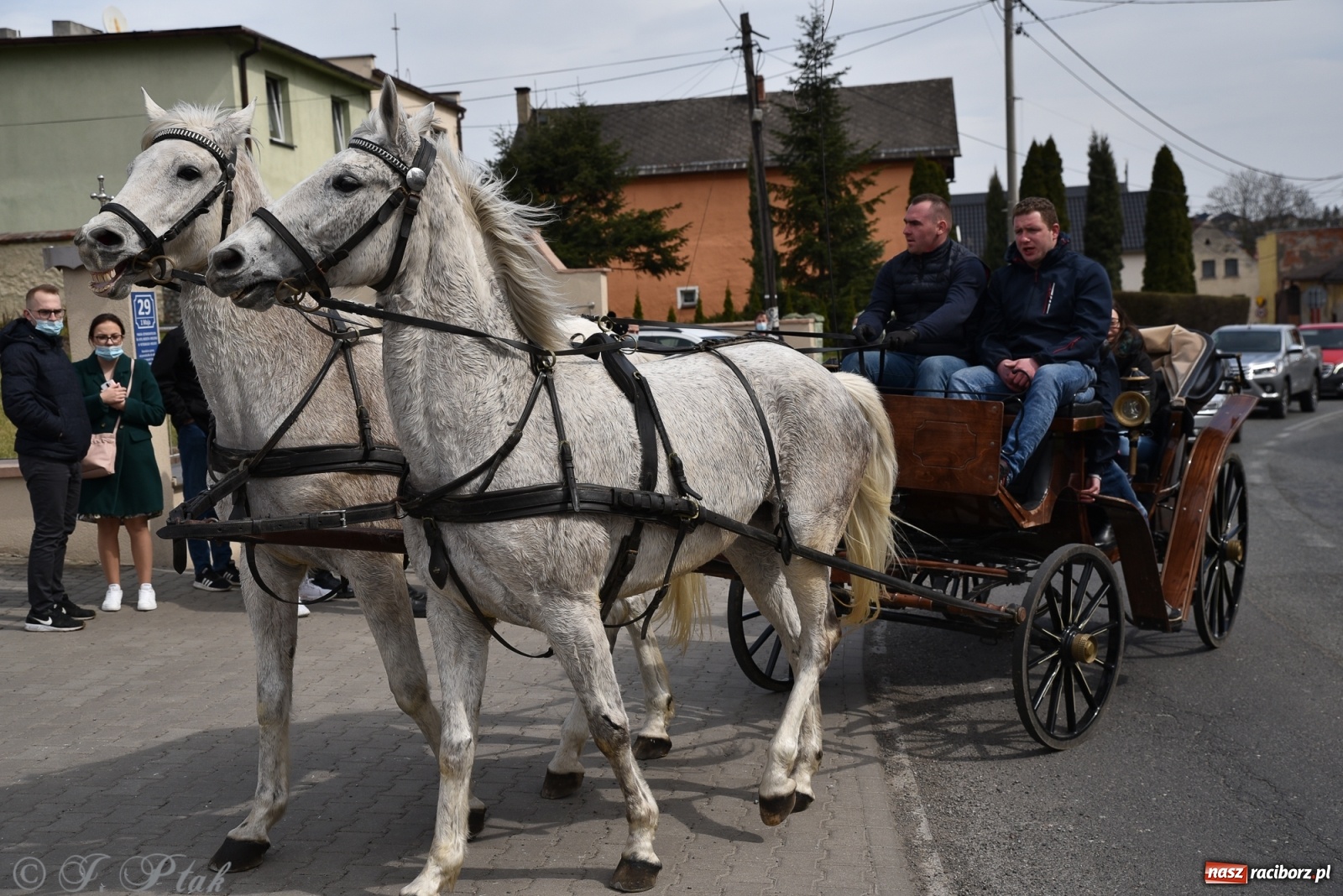 Zdjęcie w galerii na portalu naszraciborz.pl: Wielkanocne procesje konne w obiektywie [FOTO] wiadomości z regionu