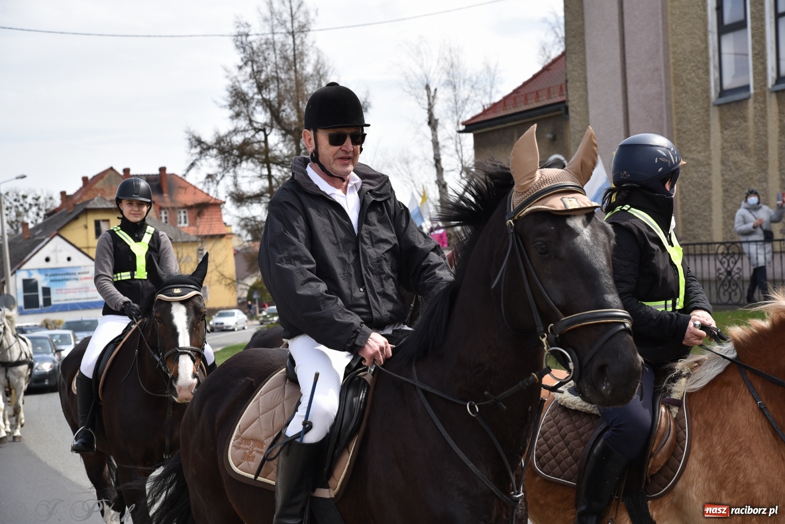 Zdjęcie w galerii na portalu naszraciborz.pl: Wielkanocne procesje konne w obiektywie [FOTO] wiadomości z regionu