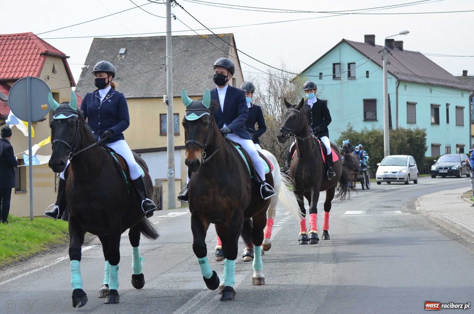Zdjęcie w galerii na portalu naszraciborz.pl: Wielkanocne procesje konne w obiektywie [FOTO] wiadomości z regionu