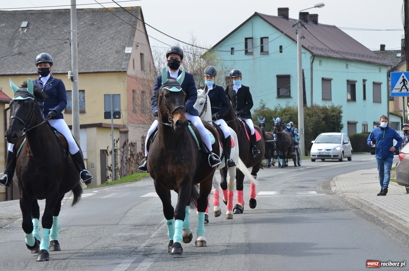 Zdjęcie w galerii na portalu naszraciborz.pl: Wielkanocne procesje konne w obiektywie [FOTO] wiadomości z regionu