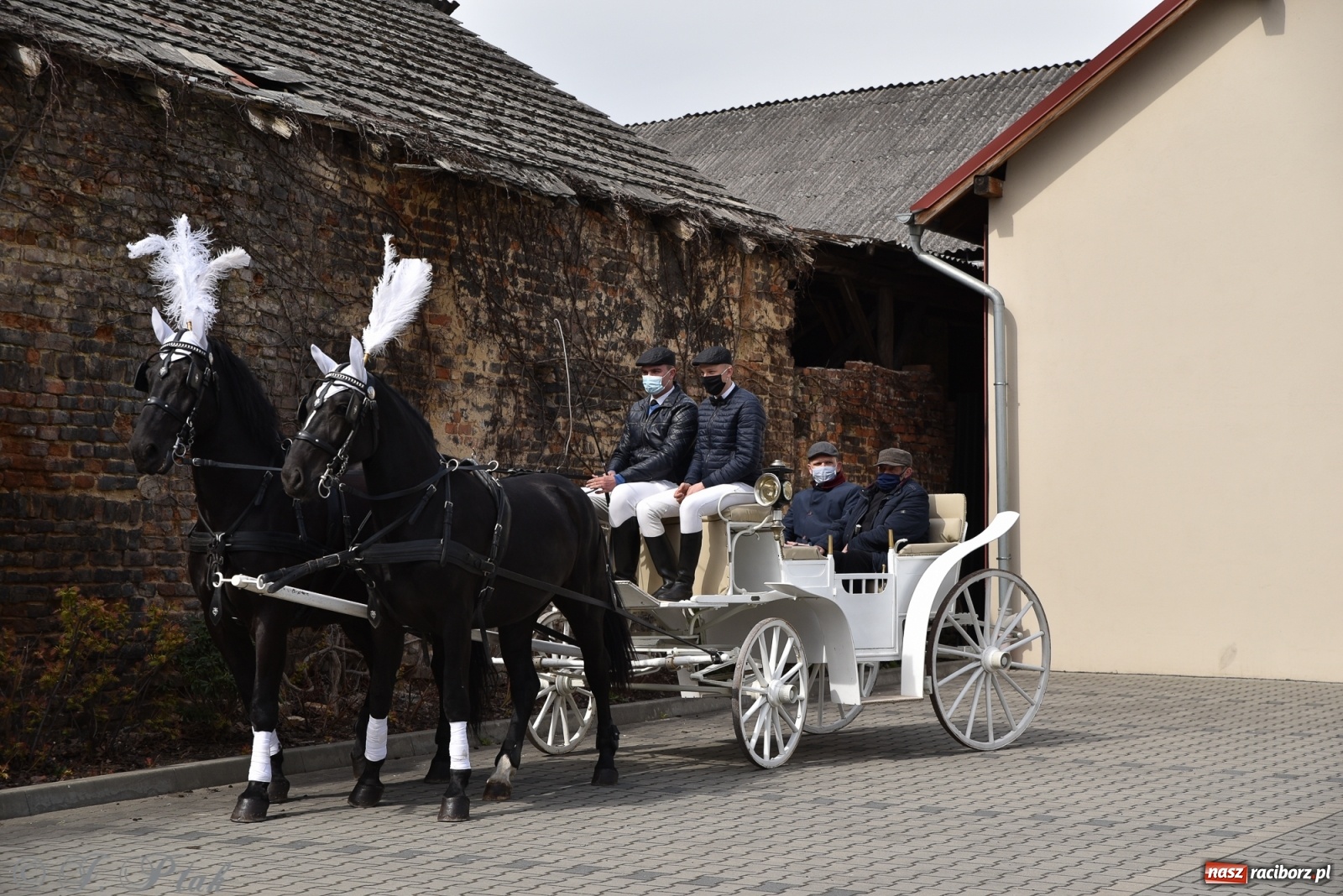 Zdjęcie w galerii na portalu naszraciborz.pl: Wielkanocne procesje konne w obiektywie [FOTO] wiadomości z regionu