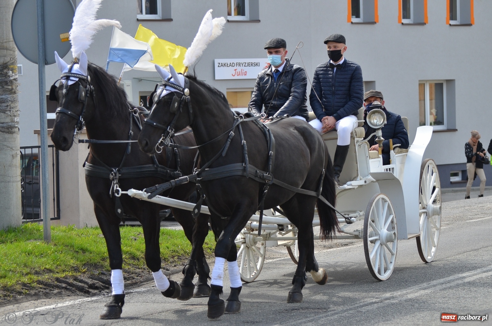 Zdjęcie w galerii na portalu naszraciborz.pl: Wielkanocne procesje konne w obiektywie [FOTO] wiadomości z regionu
