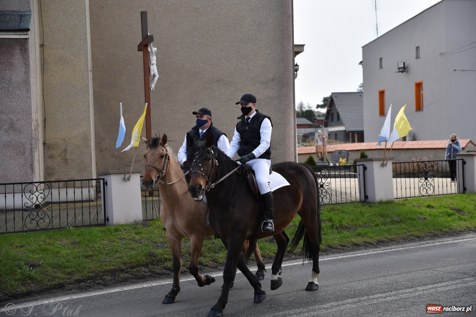Zdjęcie w galerii na portalu naszraciborz.pl: Wielkanocne procesje konne w obiektywie [FOTO] wiadomości z regionu