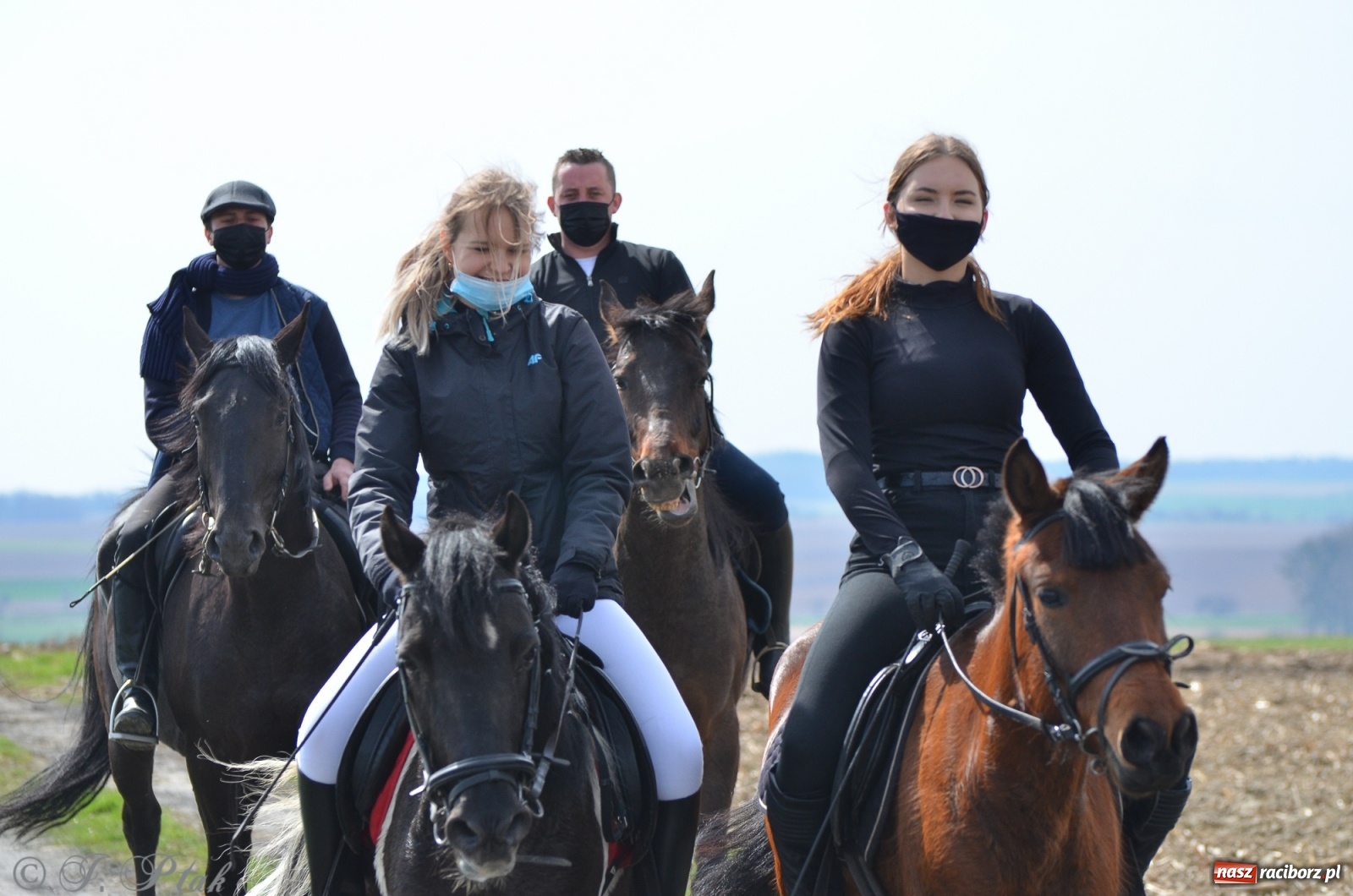 Zdjęcie w galerii na portalu naszraciborz.pl: Wielkanocne procesje konne w obiektywie [FOTO] wiadomości z regionu