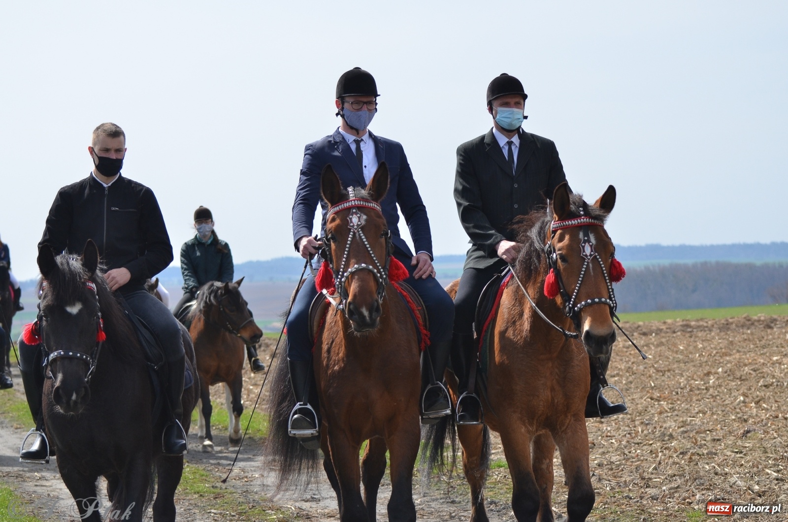 Zdjęcie w galerii na portalu naszraciborz.pl: Wielkanocne procesje konne w obiektywie [FOTO] wiadomości z regionu