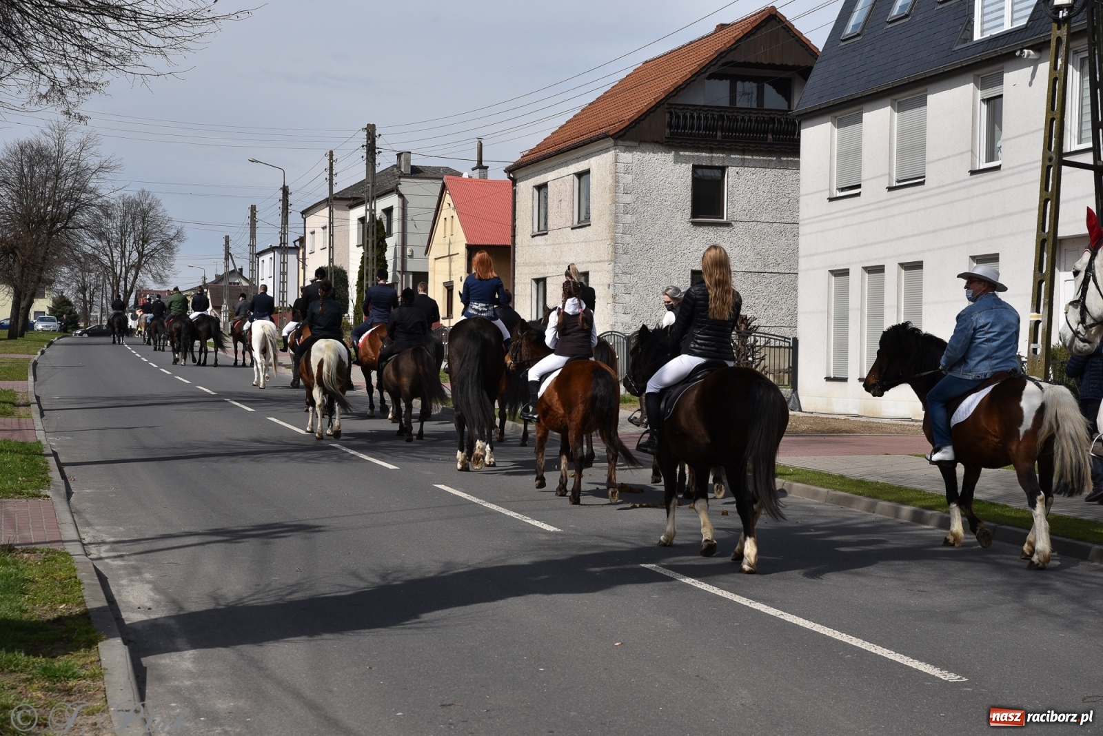Zdjęcie w galerii na portalu naszraciborz.pl: Wielkanocne procesje konne w obiektywie [FOTO] wiadomości z regionu