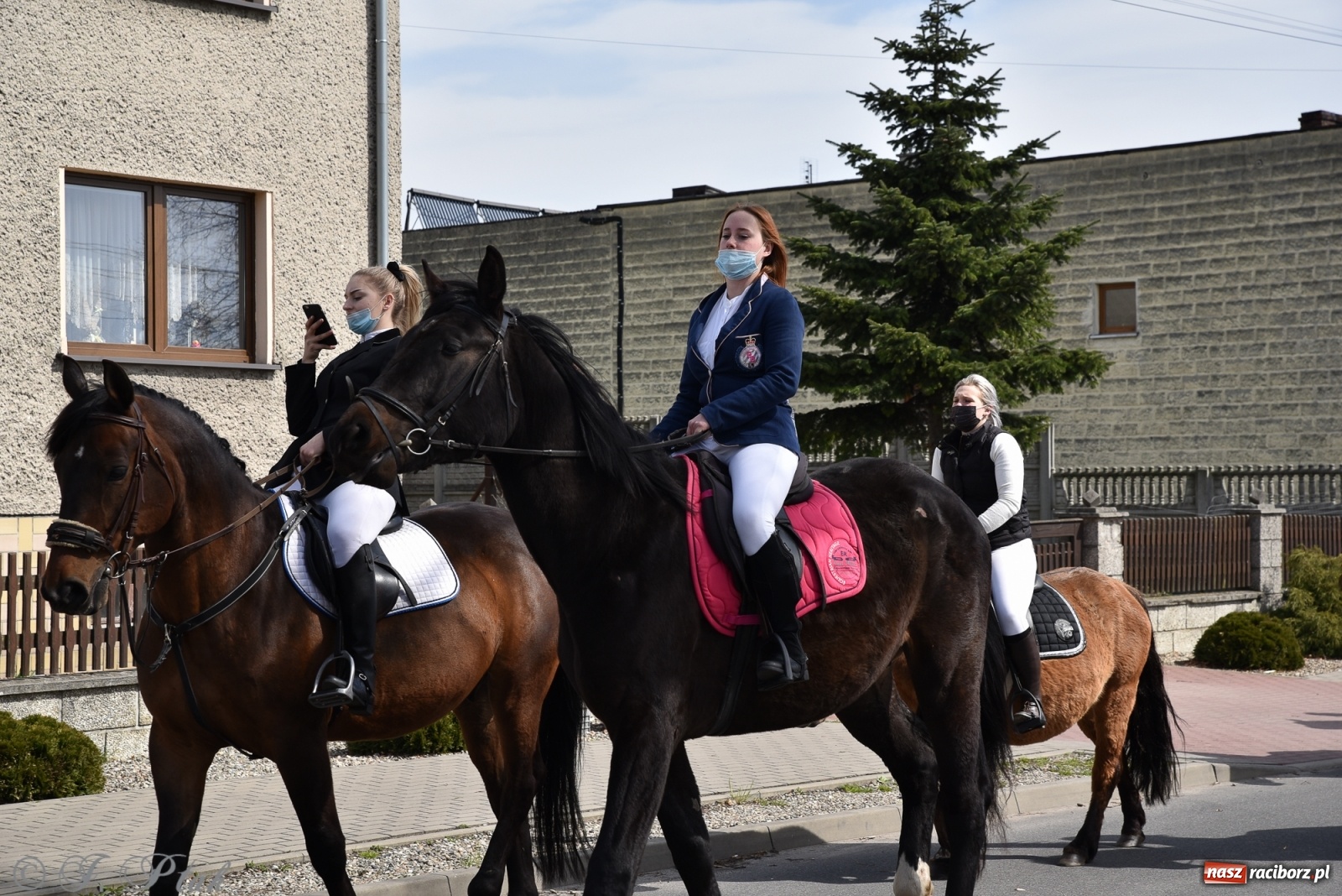 Zdjęcie w galerii na portalu naszraciborz.pl: Wielkanocne procesje konne w obiektywie [FOTO] wiadomości z regionu