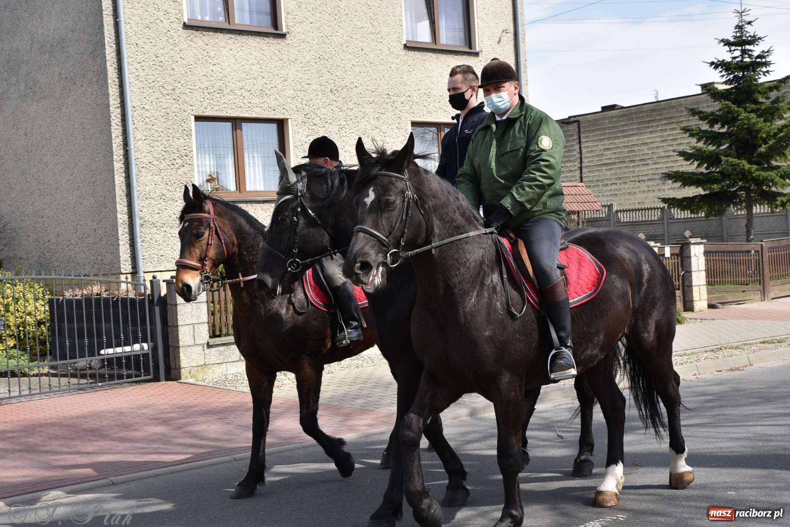 Zdjęcie w galerii na portalu naszraciborz.pl: Wielkanocne procesje konne w obiektywie [FOTO] wiadomości z regionu