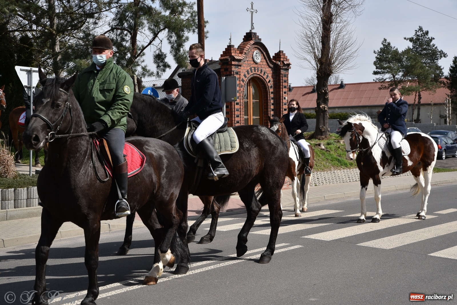Zdjęcie w galerii na portalu naszraciborz.pl: Wielkanocne procesje konne w obiektywie [FOTO] wiadomości z regionu