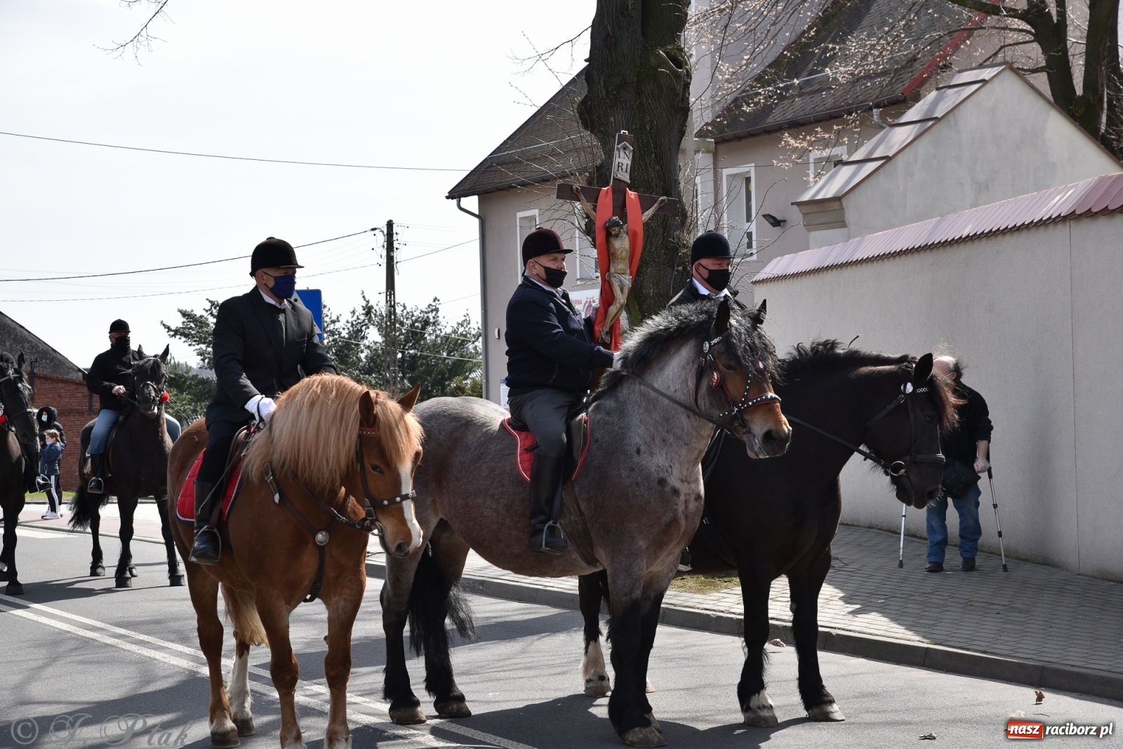 Zdjęcie w galerii na portalu naszraciborz.pl: Wielkanocne procesje konne w obiektywie [FOTO] wiadomości z regionu