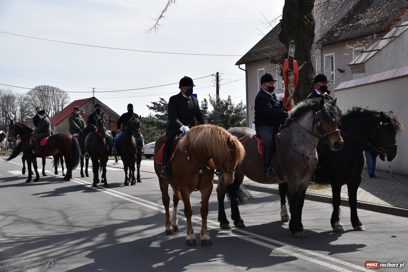 Zdjęcie w galerii na portalu naszraciborz.pl: Wielkanocne procesje konne w obiektywie [FOTO] wiadomości z regionu