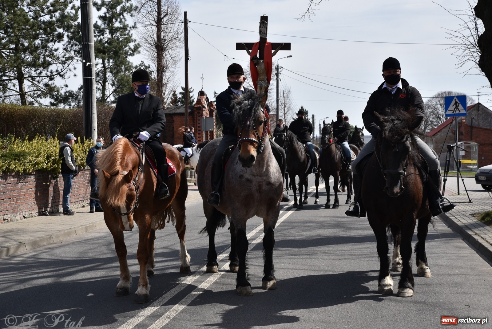 Zdjęcie w galerii na portalu naszraciborz.pl: Wielkanocne procesje konne w obiektywie [FOTO] wiadomości z regionu