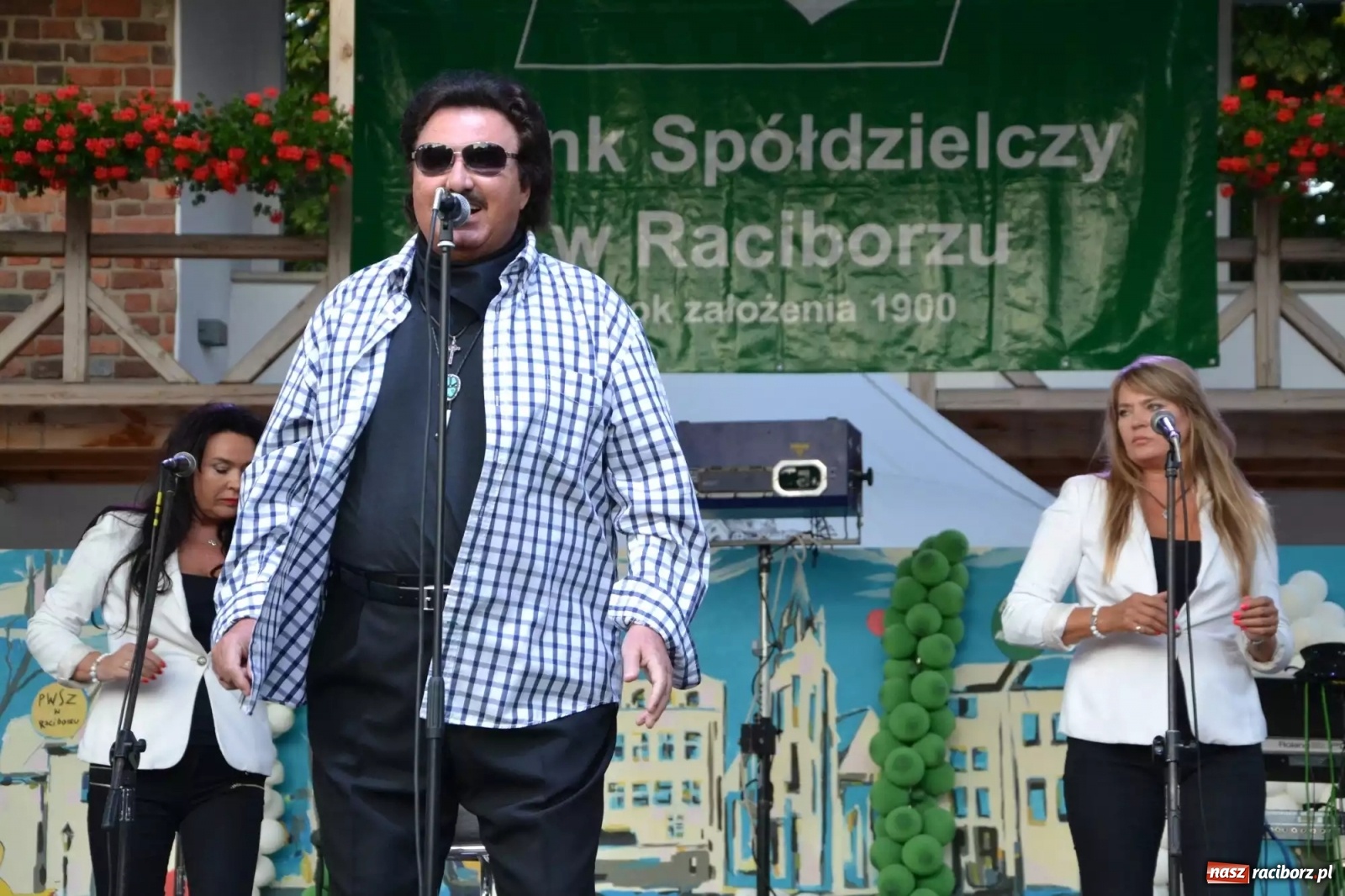 Zdjęcie w galerii na portalu naszraciborz.pl: Raciborskie koncerty Krzysztofa Krawczyka [FOTO i WIDEO] wiadomości z regionu