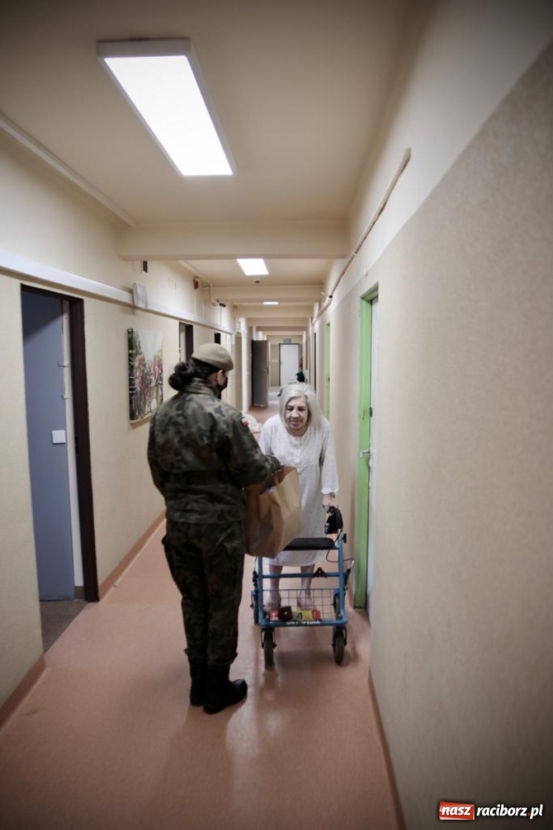 Zdjęcie w galerii na portalu naszraciborz.pl: Jak wyglądała świąteczna służba śląskich terytorialsów? wiadomości z regionu