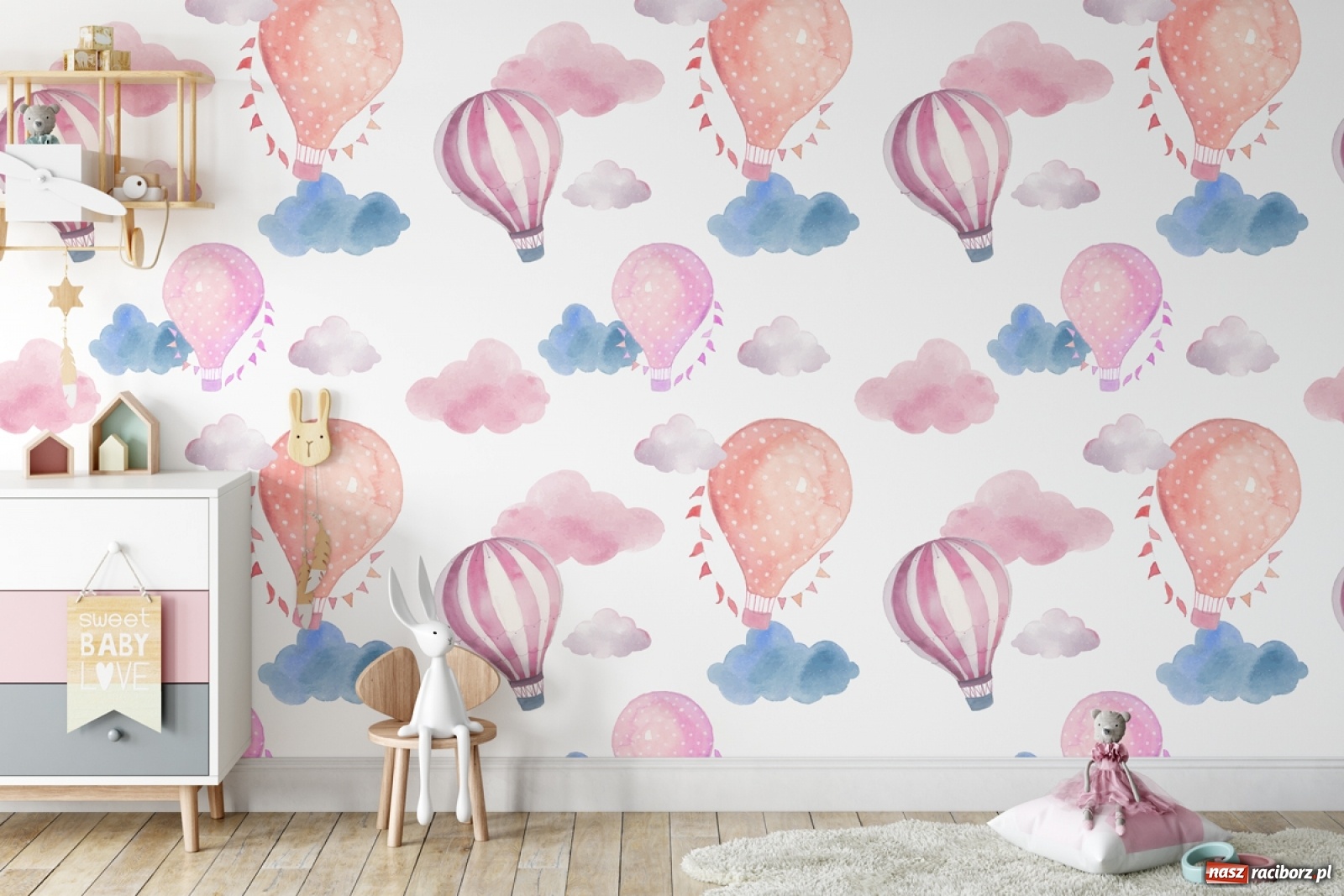 Zdjęcie w galerii na portalu naszraciborz.pl: Tapety, naklejki i plakaty, czyli pomysły na remont! wiadomości z regionu