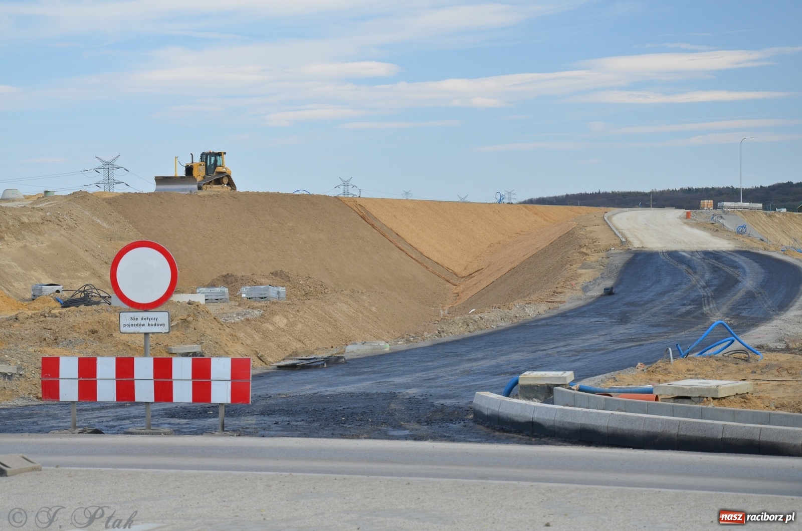 Zdjęcie w galerii na portalu naszraciborz.pl: Wschodnia obwodnica Raciborza rośnie jak na drożdżach [FOTO i WIDEO] wiadomości z regionu