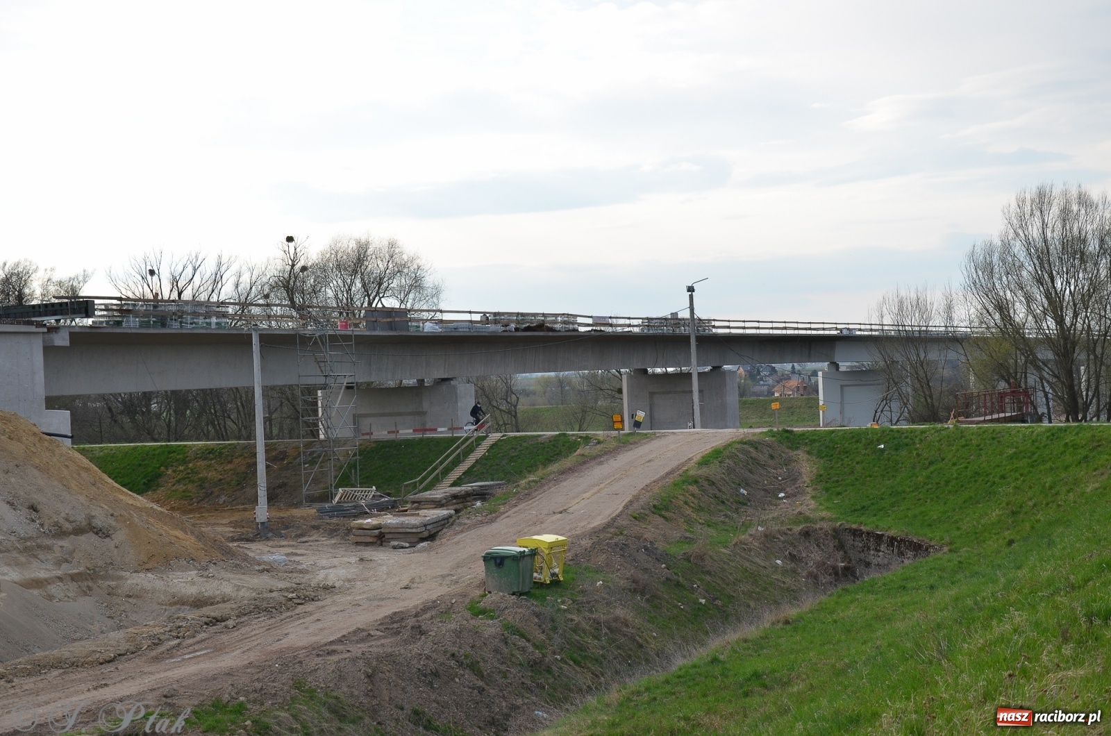 Zdjęcie w galerii na portalu naszraciborz.pl: Wschodnia obwodnica Raciborza rośnie jak na drożdżach [FOTO i WIDEO] wiadomości z regionu