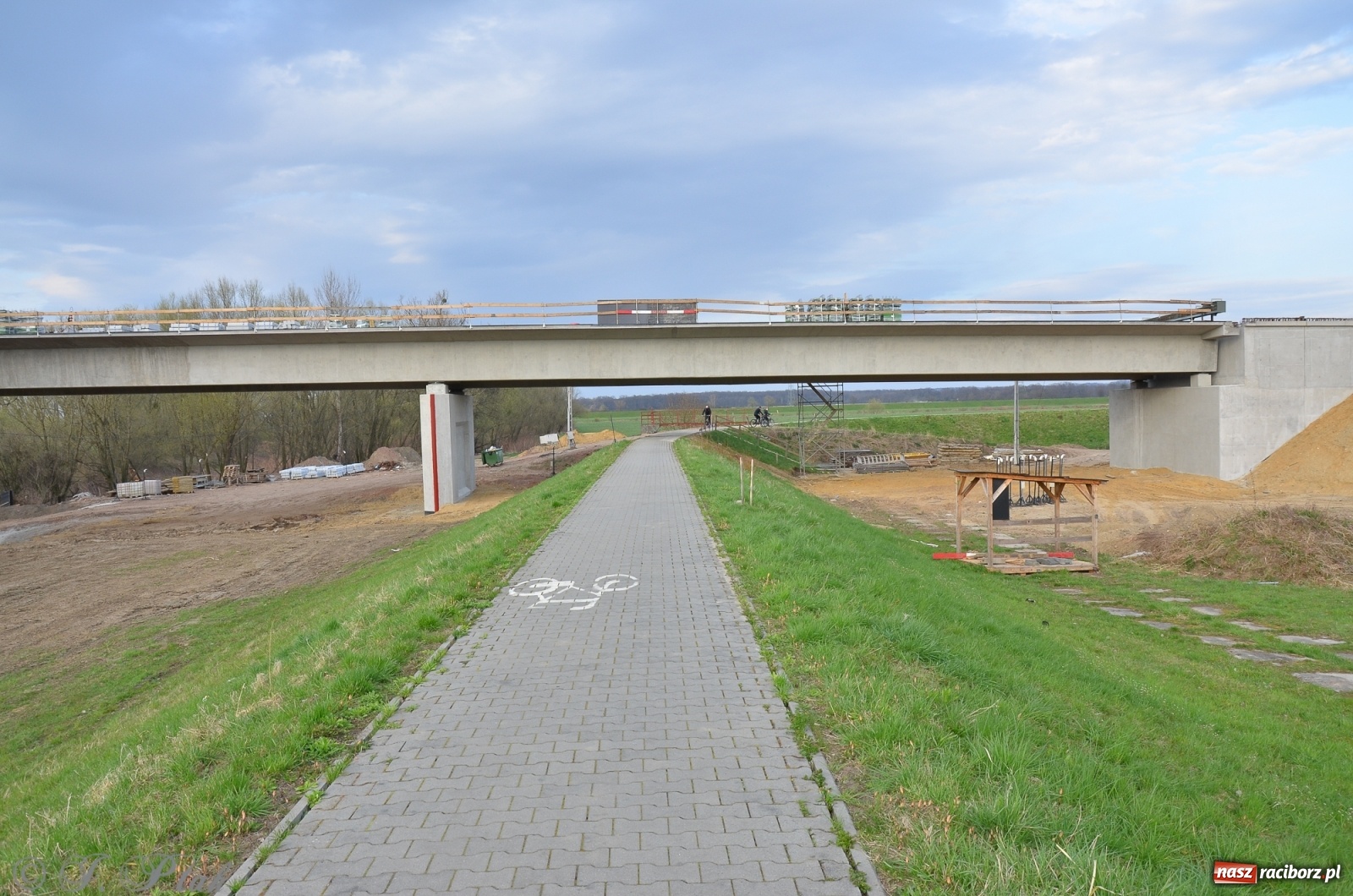 Zdjęcie w galerii na portalu naszraciborz.pl: Wschodnia obwodnica Raciborza rośnie jak na drożdżach [FOTO i WIDEO] wiadomości z regionu