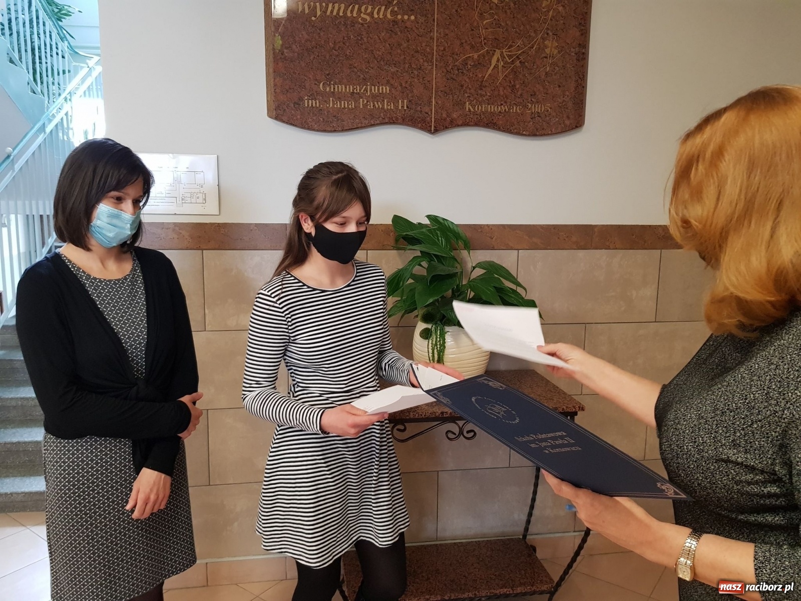 Zdjęcie w galerii na portalu naszraciborz.pl: Naukowe sukcesy Julii Sobczak wiadomości z regionu