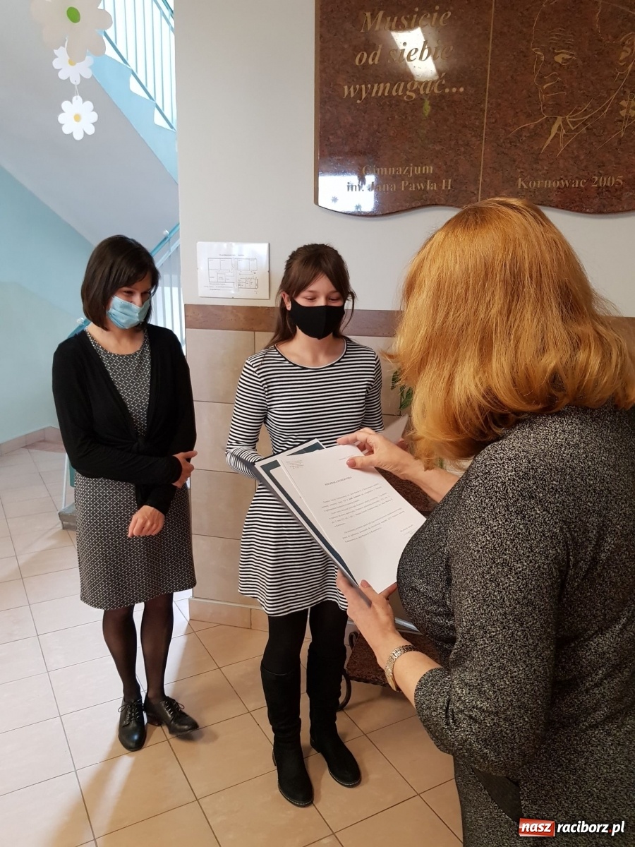 Zdjęcie w galerii na portalu naszraciborz.pl: Naukowe sukcesy Julii Sobczak wiadomości z regionu