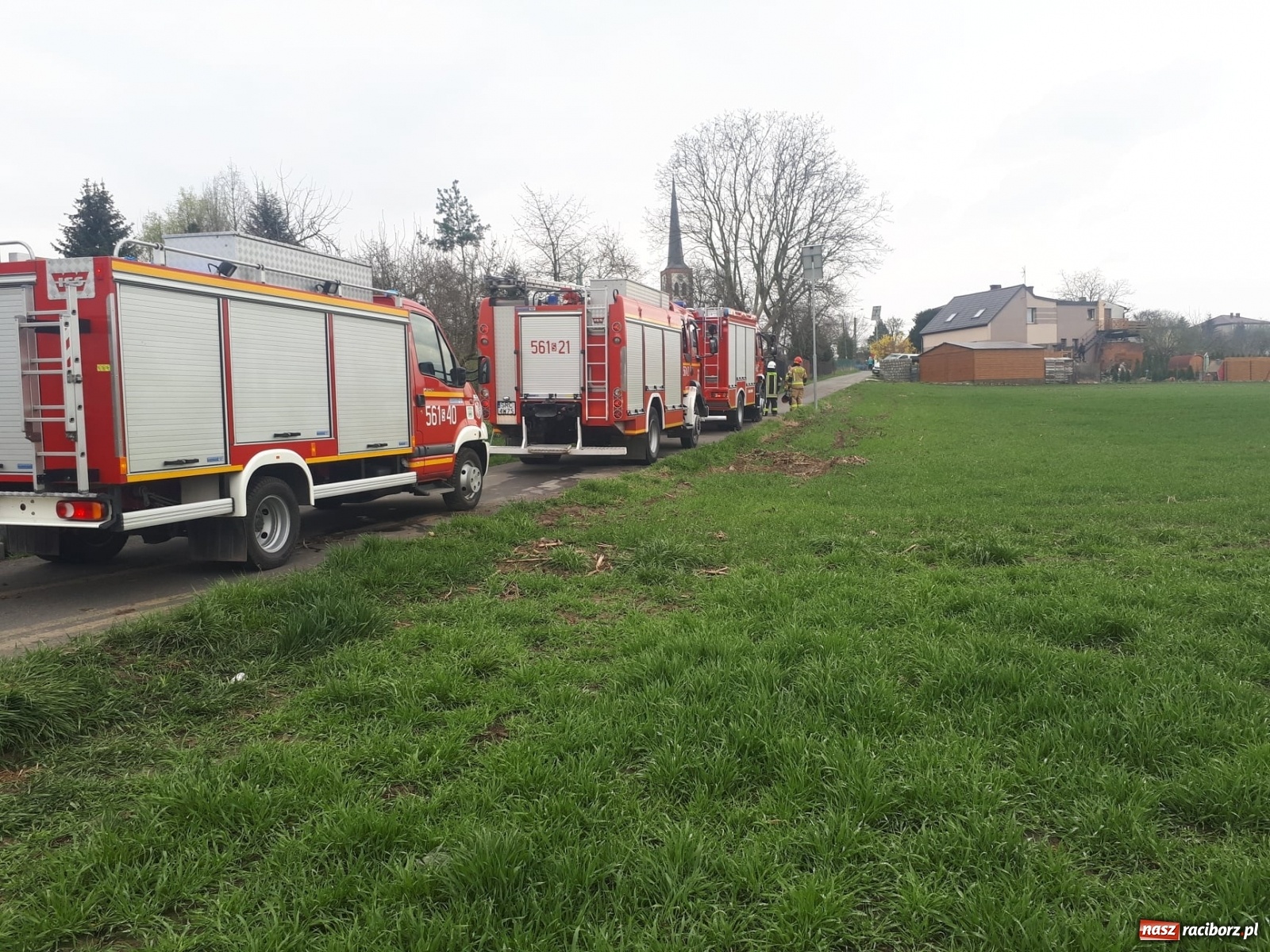 Zdjęcie w galerii na portalu naszraciborz.pl: Nie było wolnej karetki. Przyleciał śmigłowiec z Opola [FOTO] wiadomości z regionu