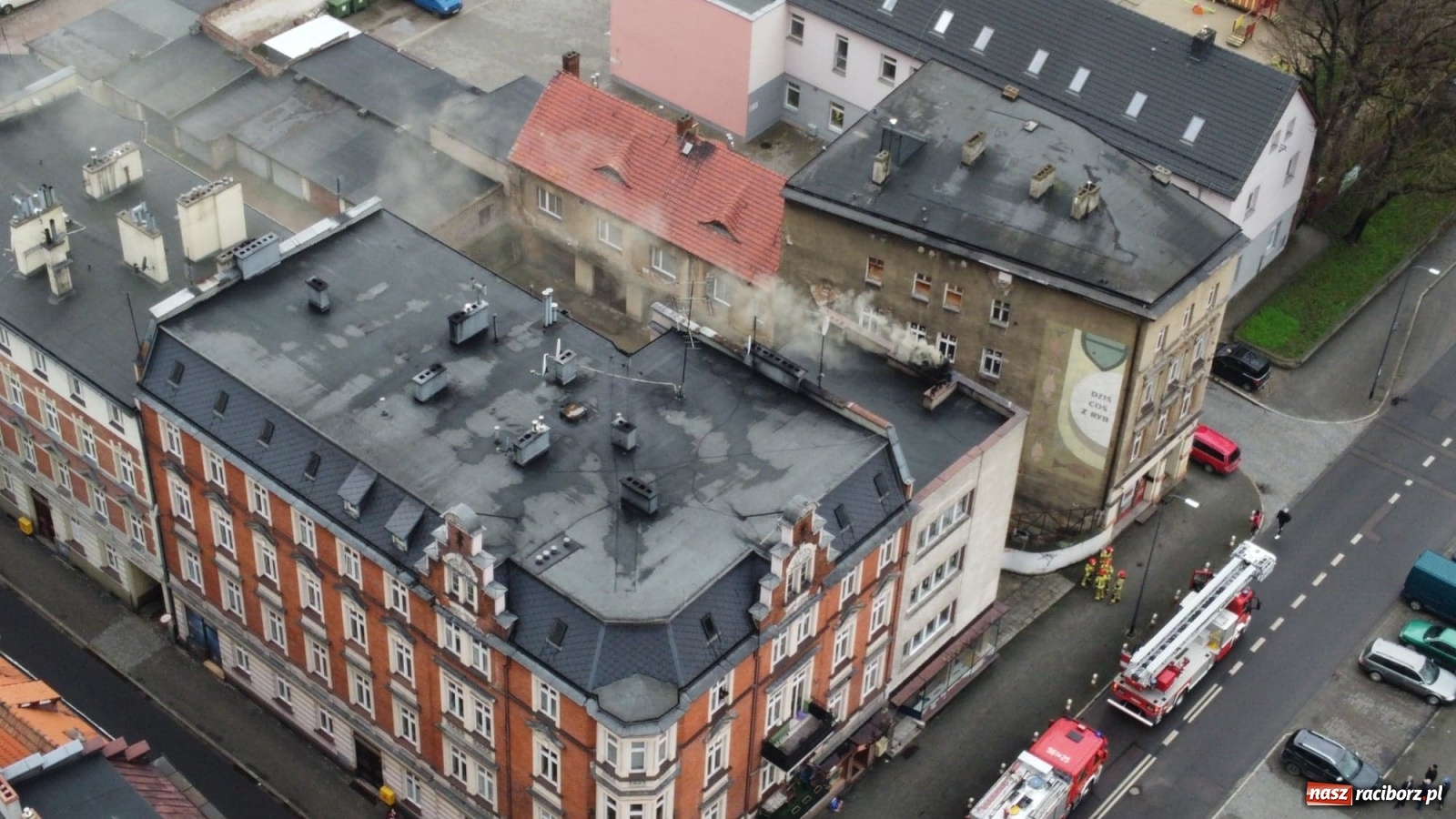 Zdjęcie w galerii na portalu naszraciborz.pl: Raport 998. Zapach dymu zaniepokoił sąsiadów wiadomości z regionu