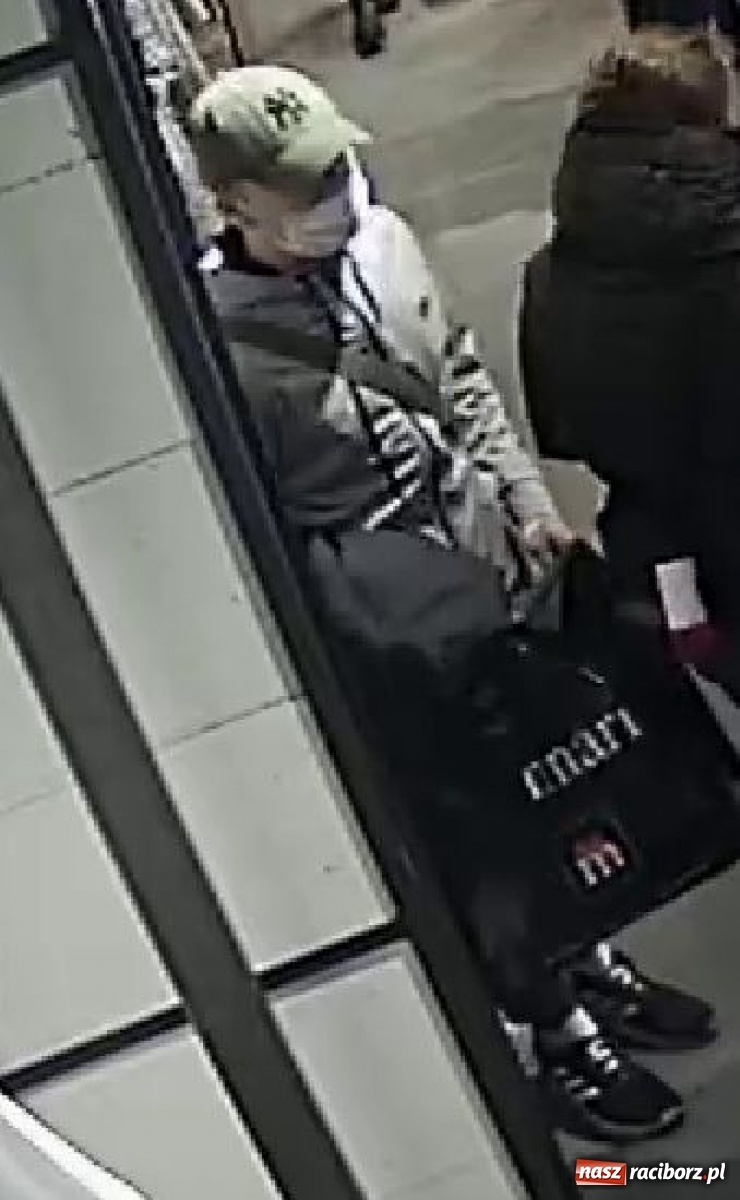 Zdjęcie w galerii na portalu naszraciborz.pl: Policja publikuje zdjęcia podejrzanego o kradzież wiadomości z regionu