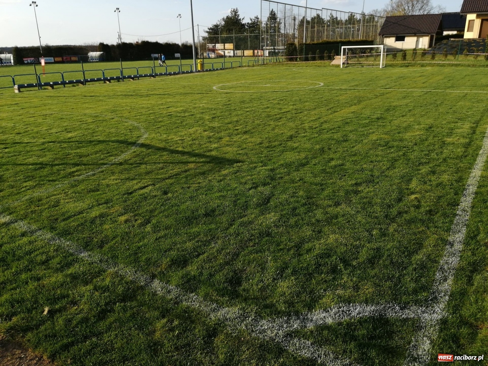Zdjęcie w galerii na portalu naszraciborz.pl: W Markowicach powstało boisko treningowe dla najmłodszych piłkarzy wiadomości z regionu