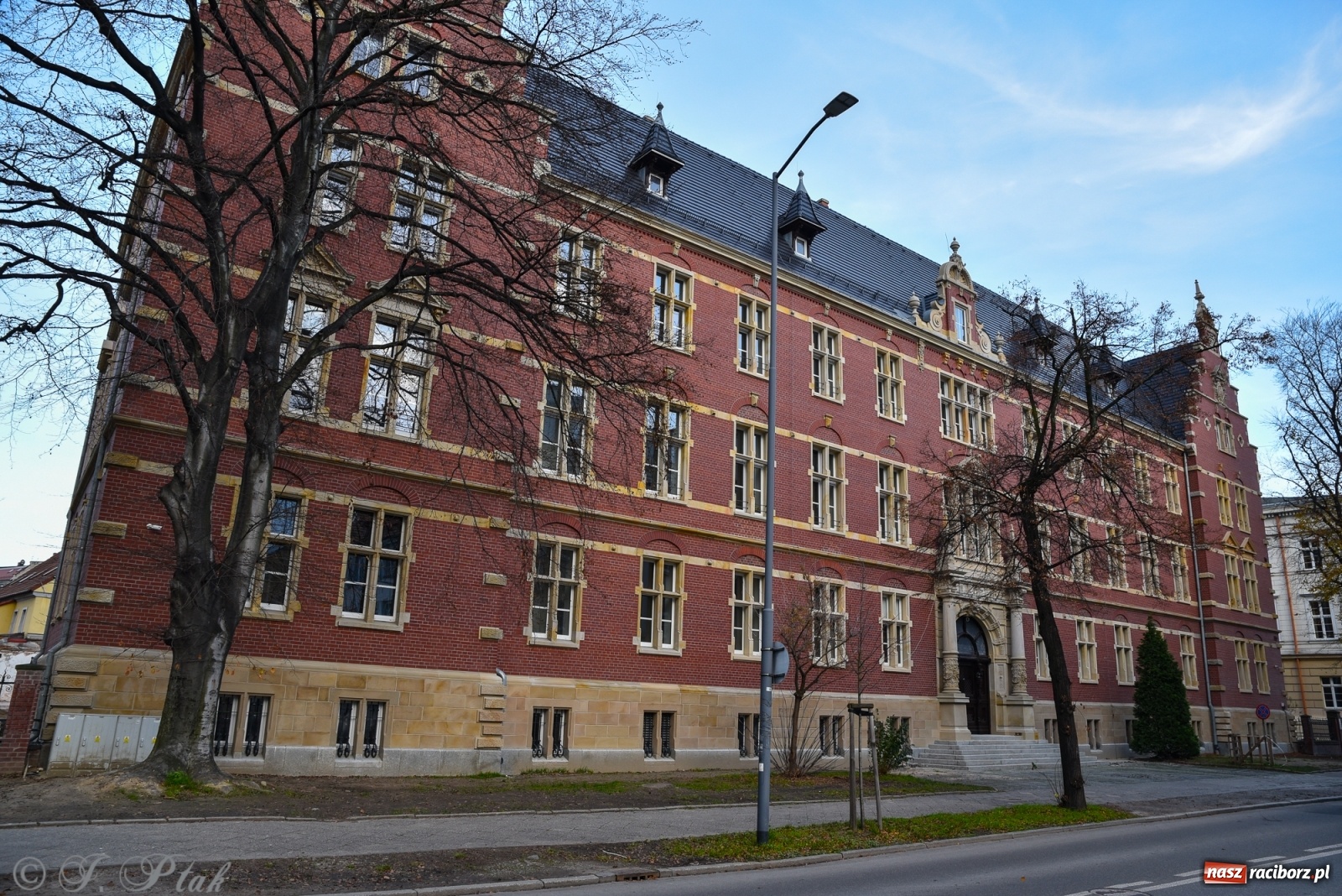 Zdjęcie w galerii na portalu naszraciborz.pl: Ministerstwo sprawiedliwości sfinansuje prace konserwatorskie w dawnym sądzie krajowym wiadomości z regionu