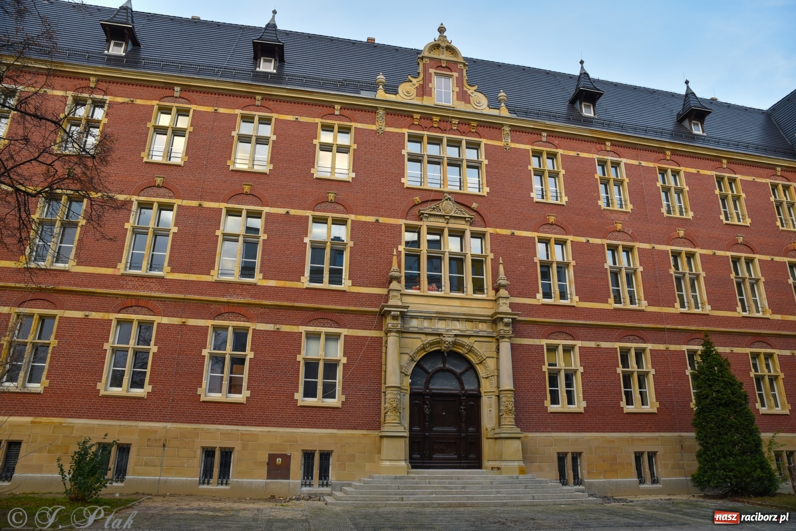 Zdjęcie w galerii na portalu naszraciborz.pl: Ministerstwo sprawiedliwości sfinansuje prace konserwatorskie w dawnym sądzie krajowym wiadomości z regionu