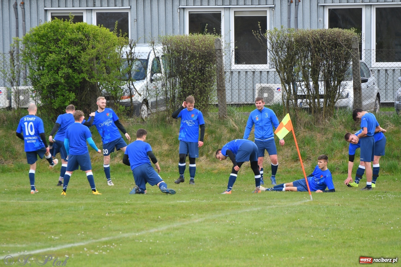 Zdjęcie w galerii na portalu naszraciborz.pl: Lider z Raszczyc mocniejszy od Pietrowic Wielkich wiadomości z regionu