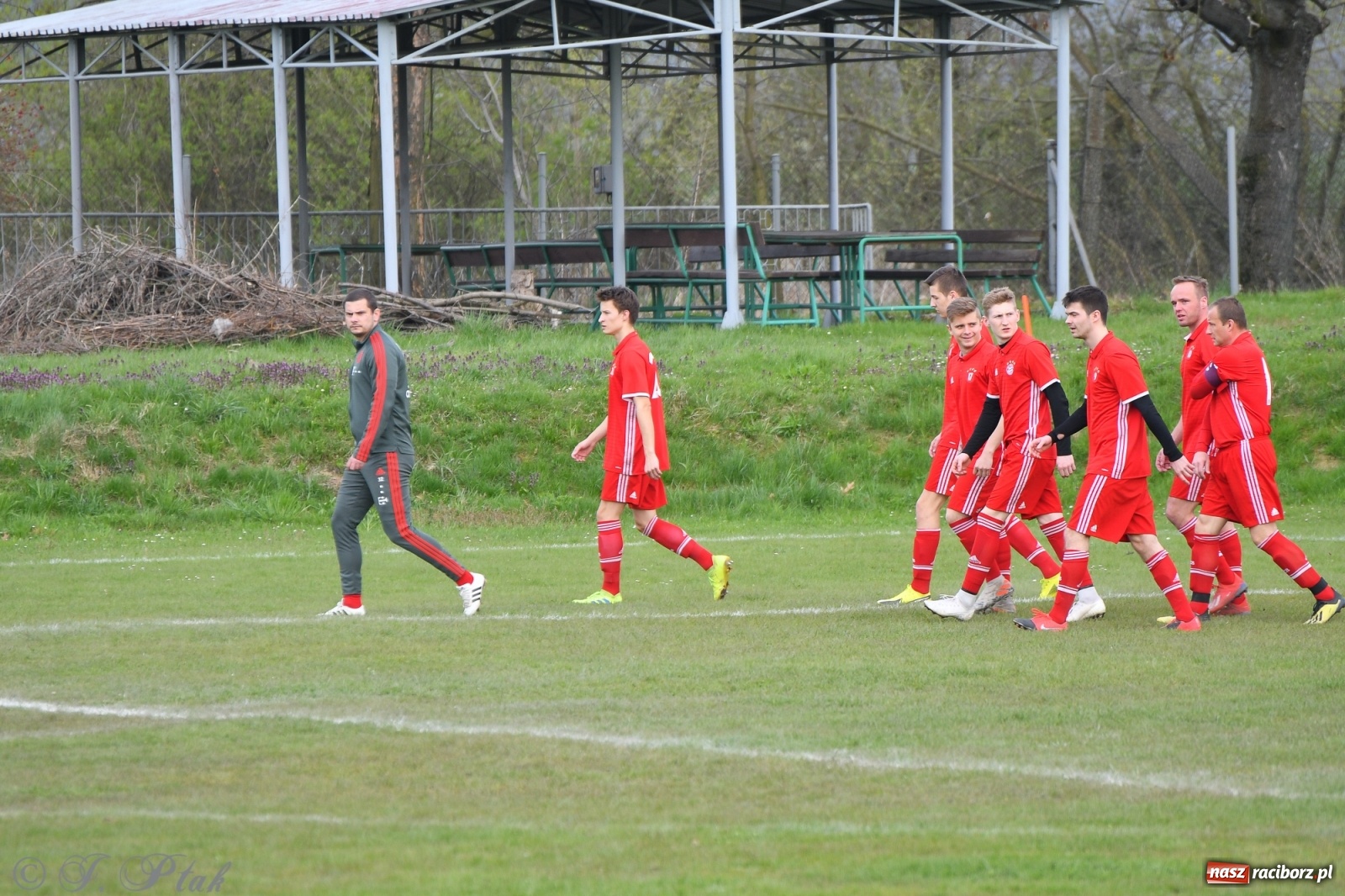 Zdjęcie w galerii na portalu naszraciborz.pl: Lider z Raszczyc mocniejszy od Pietrowic Wielkich wiadomości z regionu