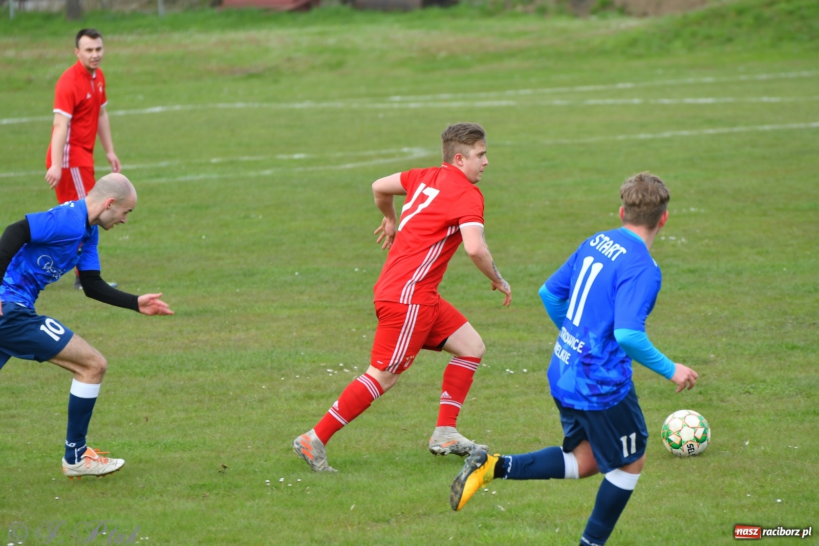 Zdjęcie w galerii na portalu naszraciborz.pl: Lider z Raszczyc mocniejszy od Pietrowic Wielkich wiadomości z regionu