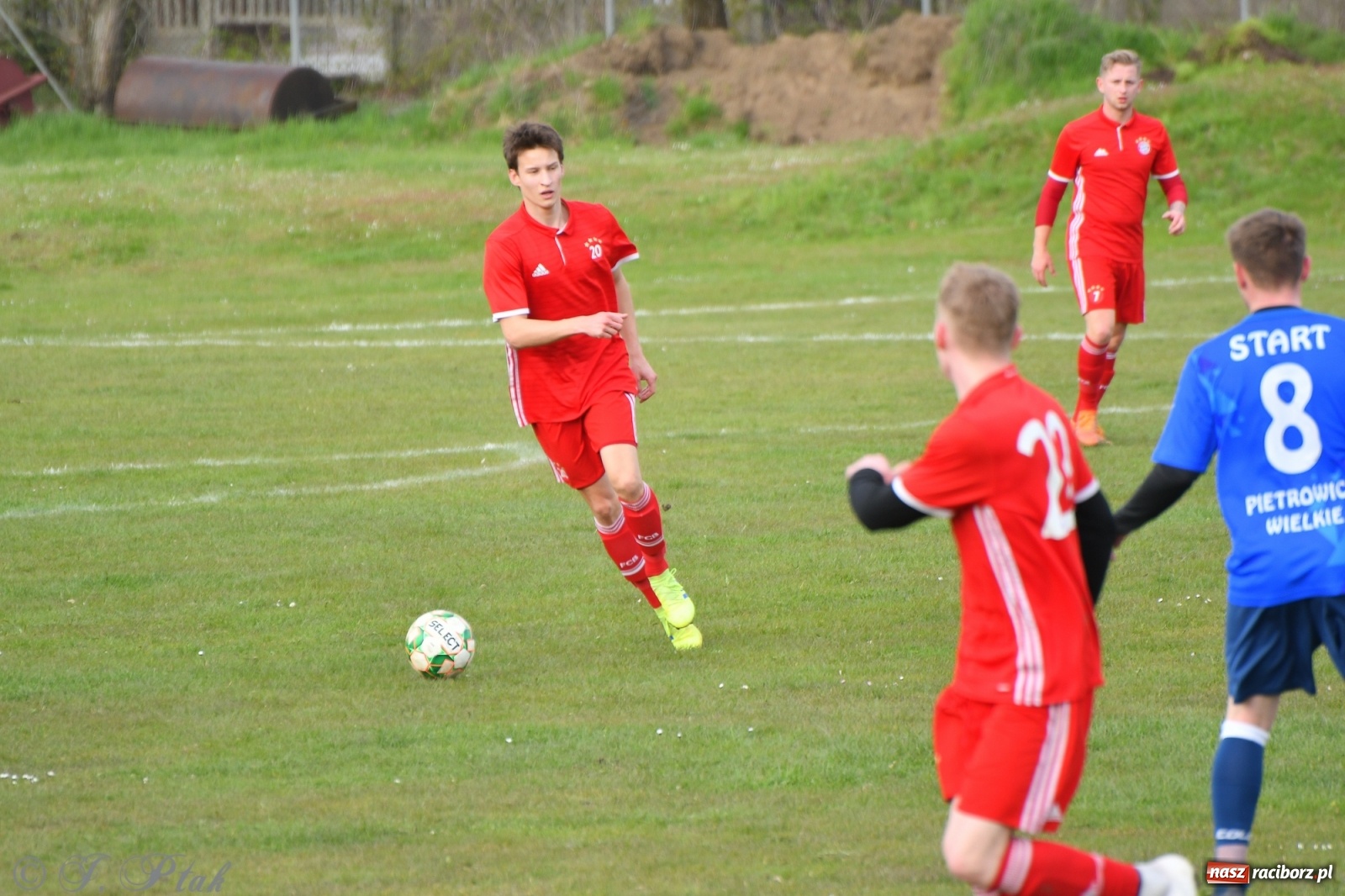 Zdjęcie w galerii na portalu naszraciborz.pl: Lider z Raszczyc mocniejszy od Pietrowic Wielkich wiadomości z regionu