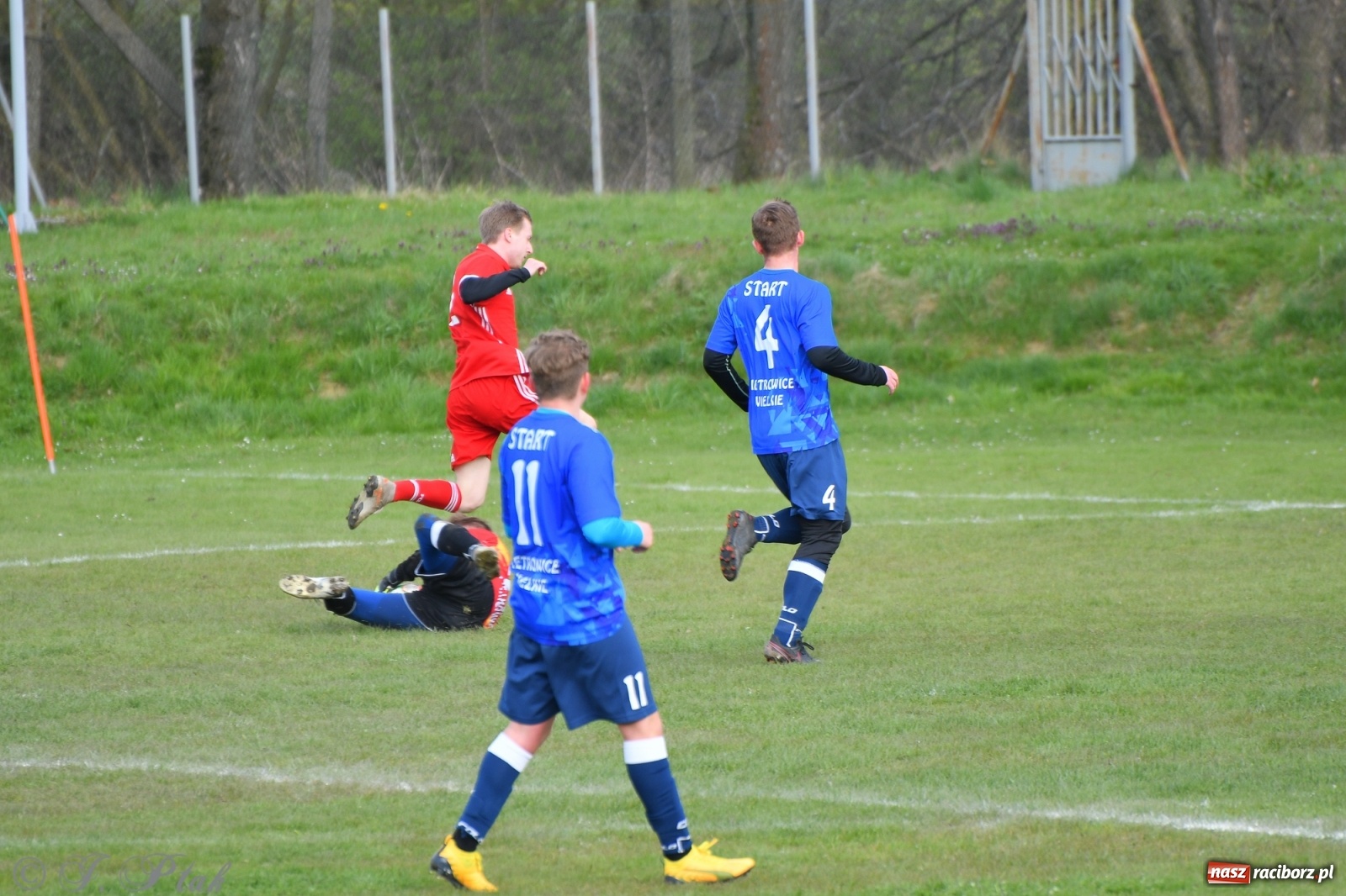 Zdjęcie w galerii na portalu naszraciborz.pl: Lider z Raszczyc mocniejszy od Pietrowic Wielkich wiadomości z regionu