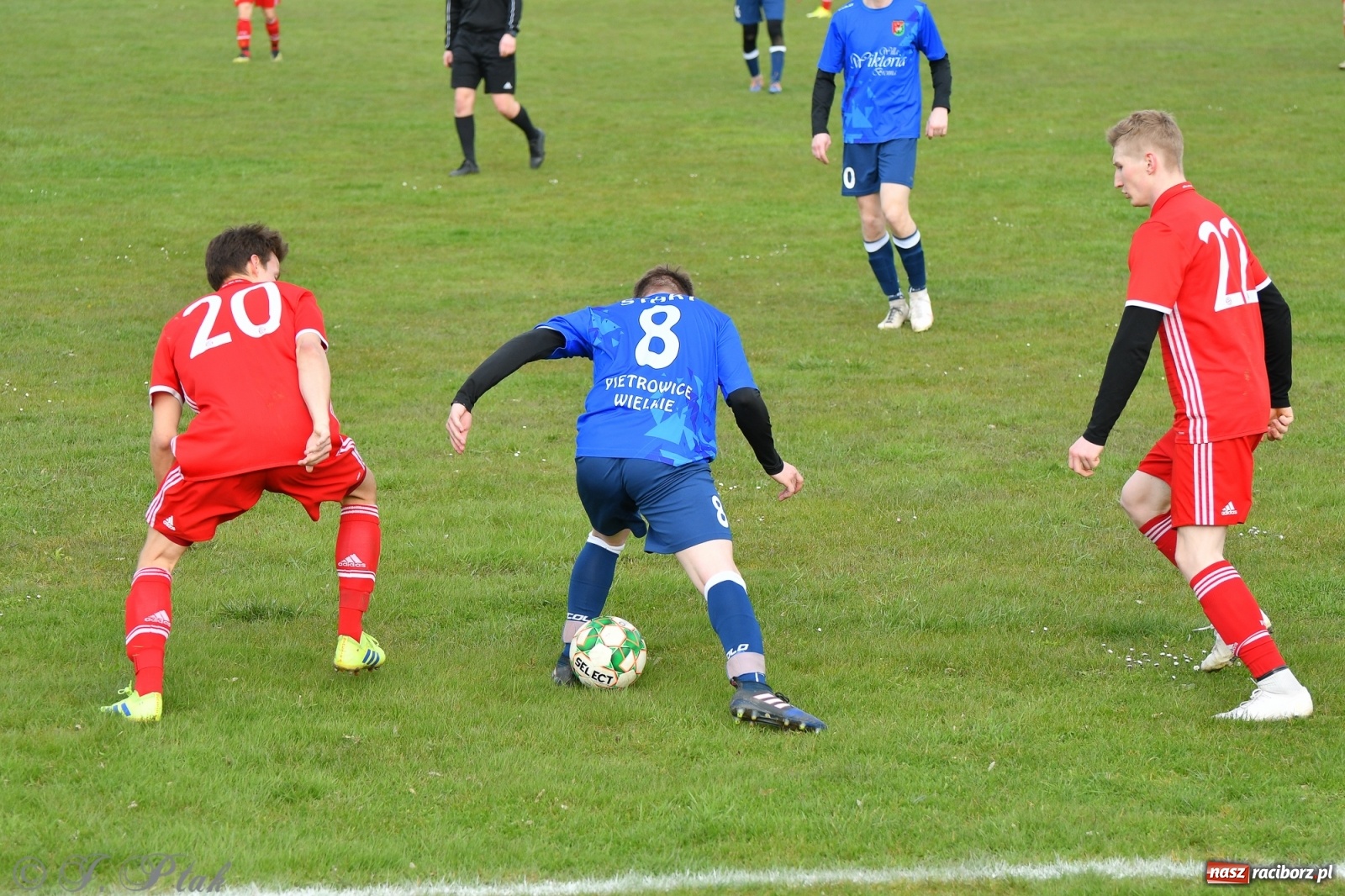 Zdjęcie w galerii na portalu naszraciborz.pl: Lider z Raszczyc mocniejszy od Pietrowic Wielkich wiadomości z regionu